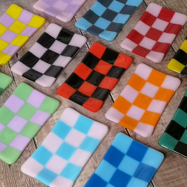 Chequered Dual Colour Medium Glass Tray 15cm