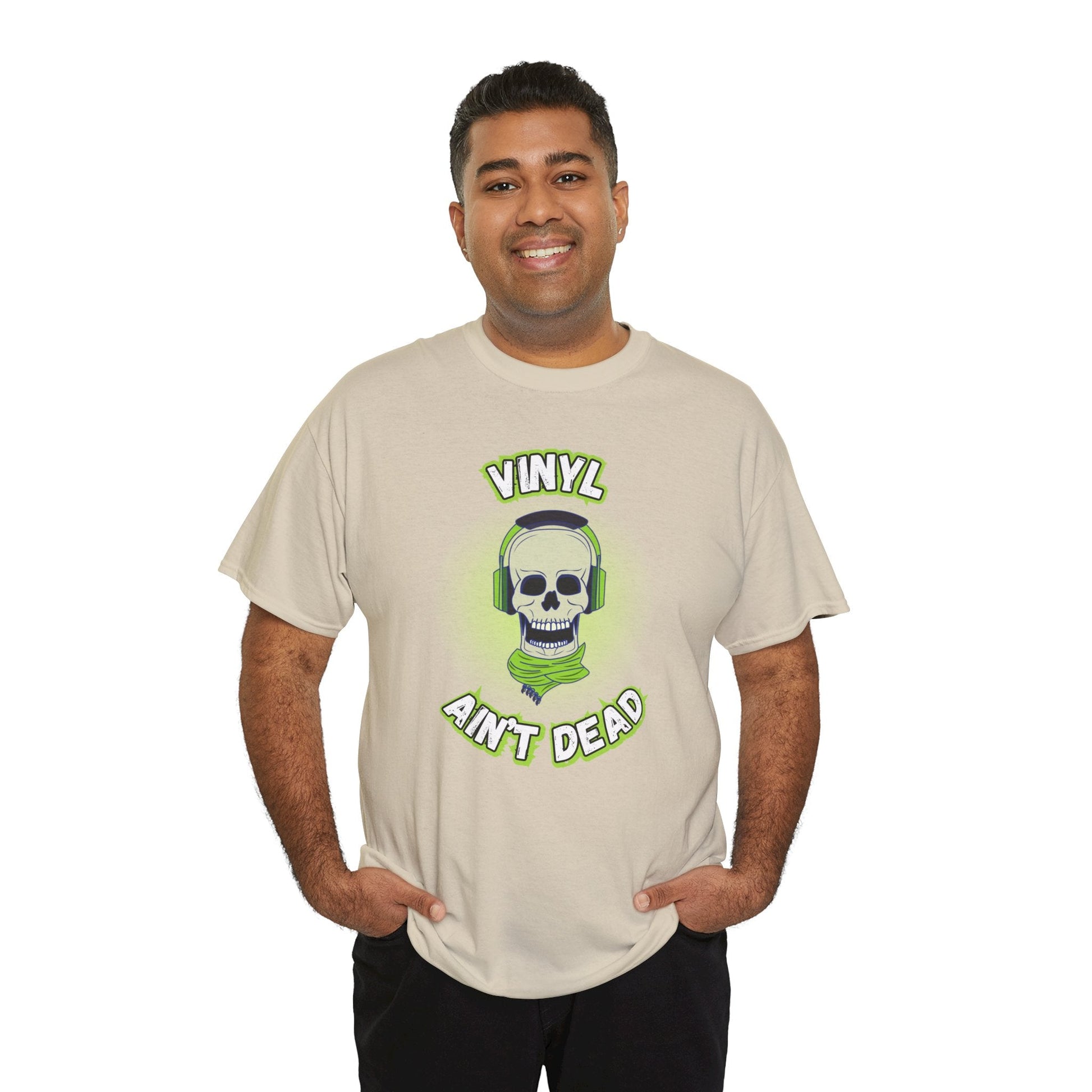 Vinyl Ain't Dead Headphones Men's T-Shirt