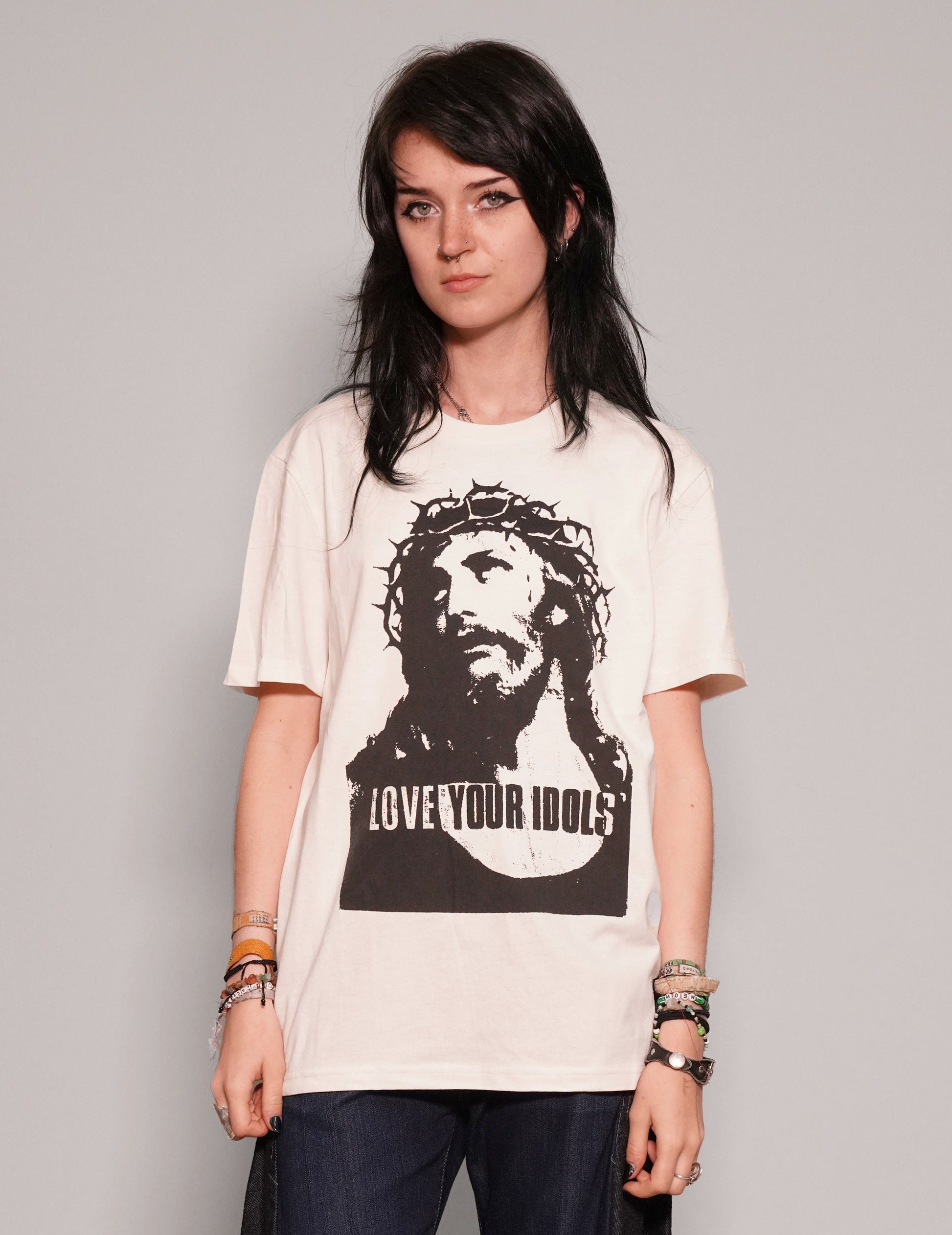 Love Your Idols T-Shirt in Ecru