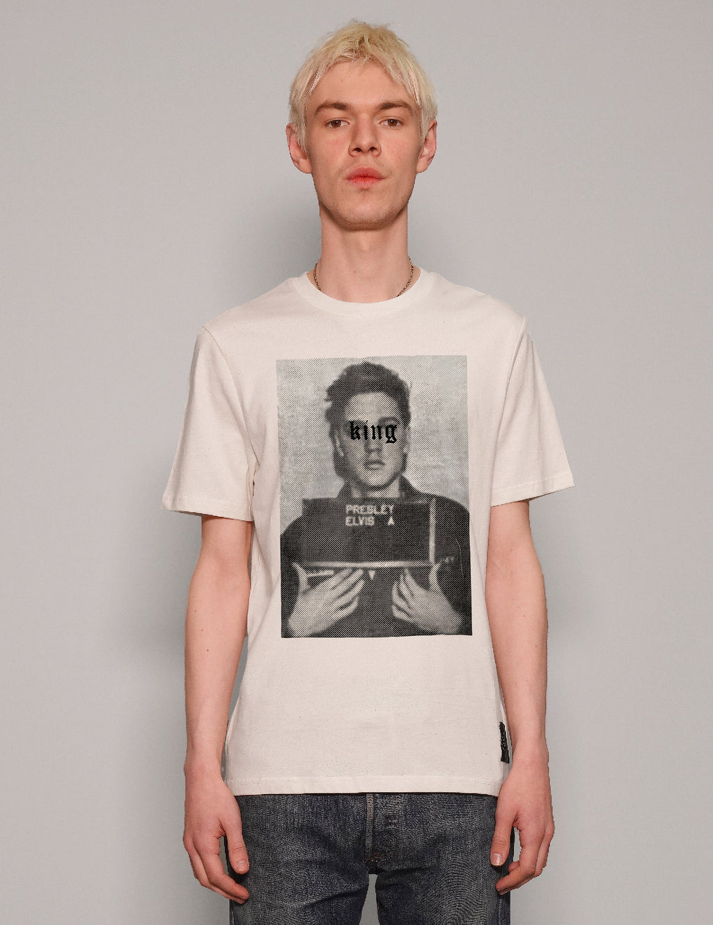 The King T-Shirt in Ecru