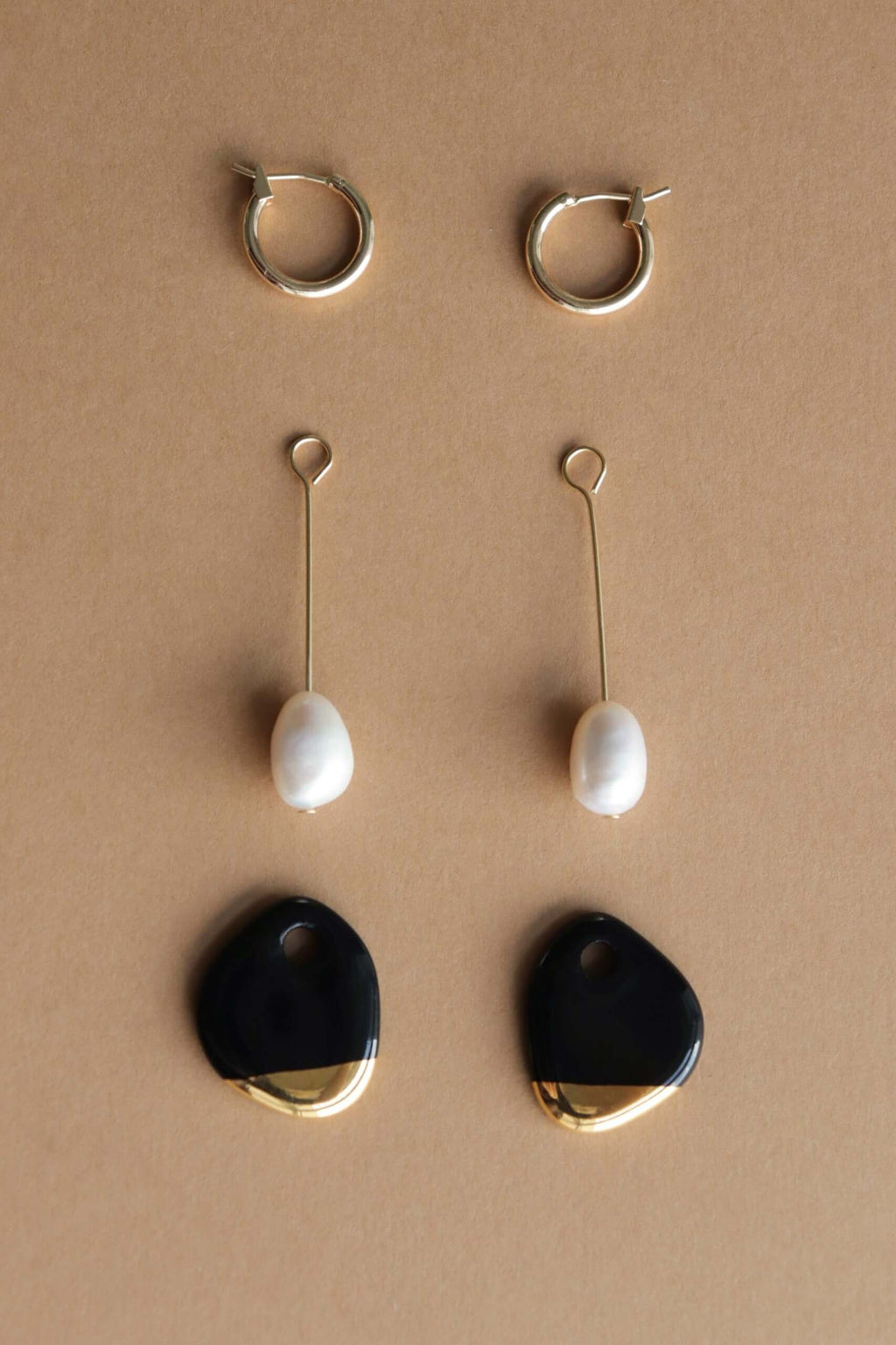 Arp Pearl And Porcelain Earrings - Black