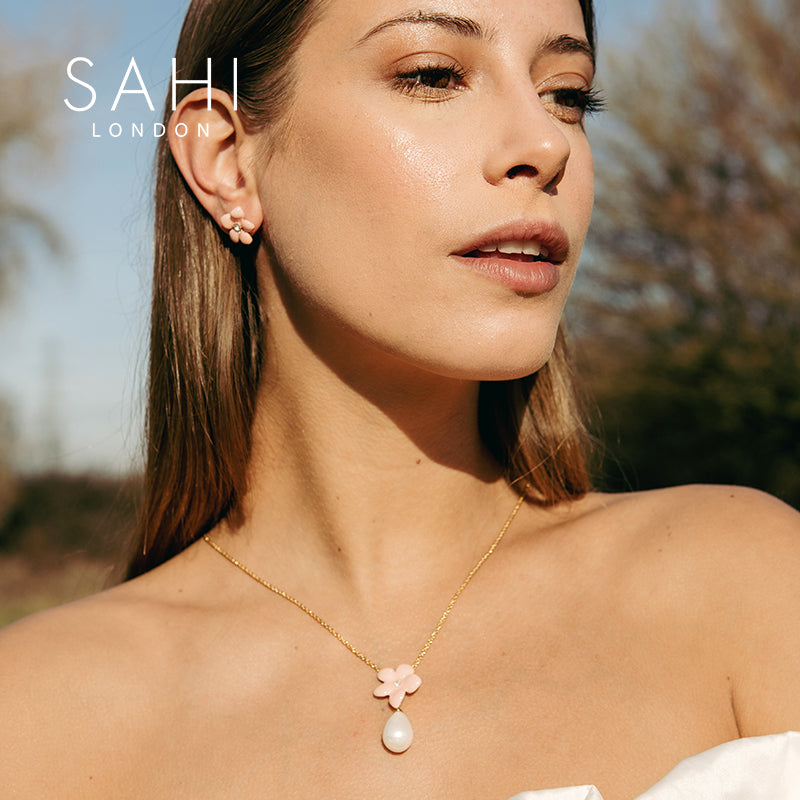 Peach Lily Flower Pearl Necklace in Gold