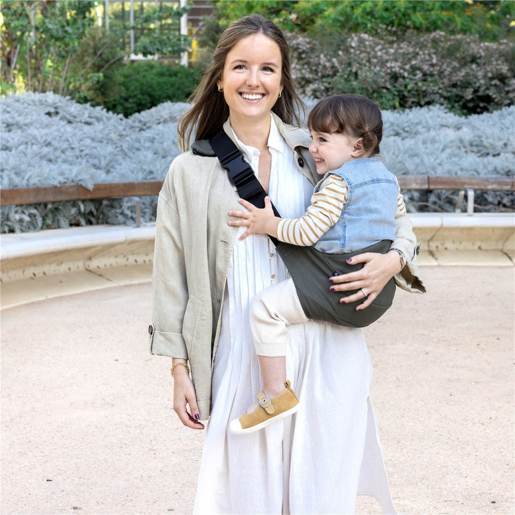 Lightweight Hip Baby Carrier in Sesame