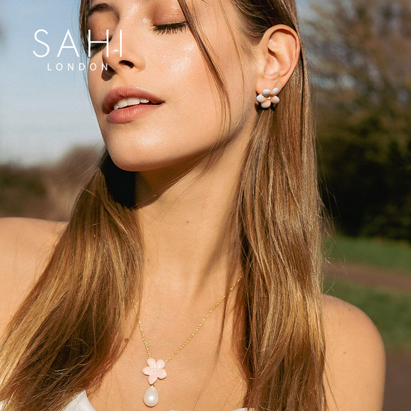 Peach Lily Flower Pearl Necklace in Gold