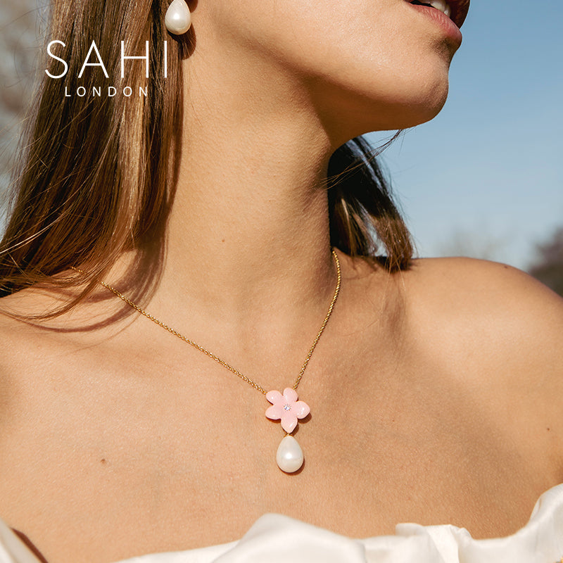 Peach Lily Flower Pearl Necklace in Gold