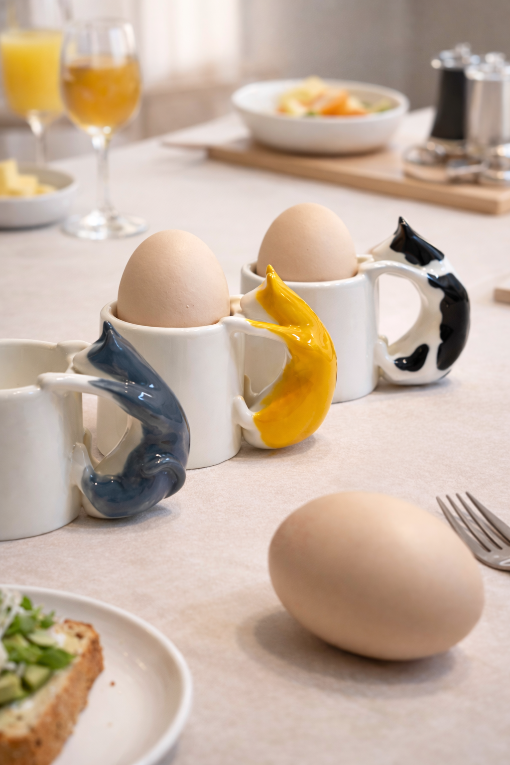 Cat Egg Cup (GREY) – A Playful Ceramic Breakfast Object | 4am Product Design