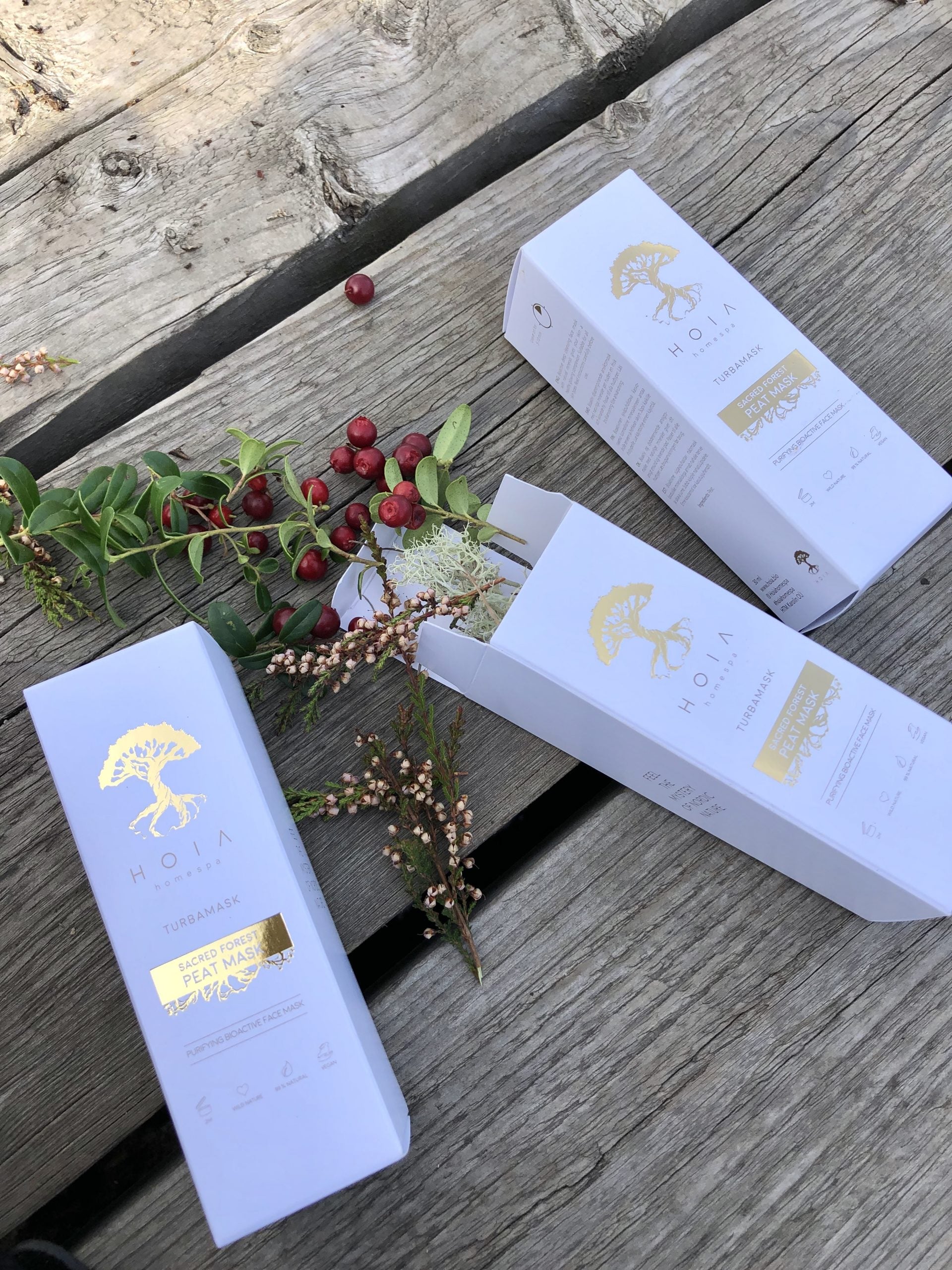 Estonian Peat Face & Body Mask – Balancing & Anti-Aging by HOIA at www.brixbailey.com