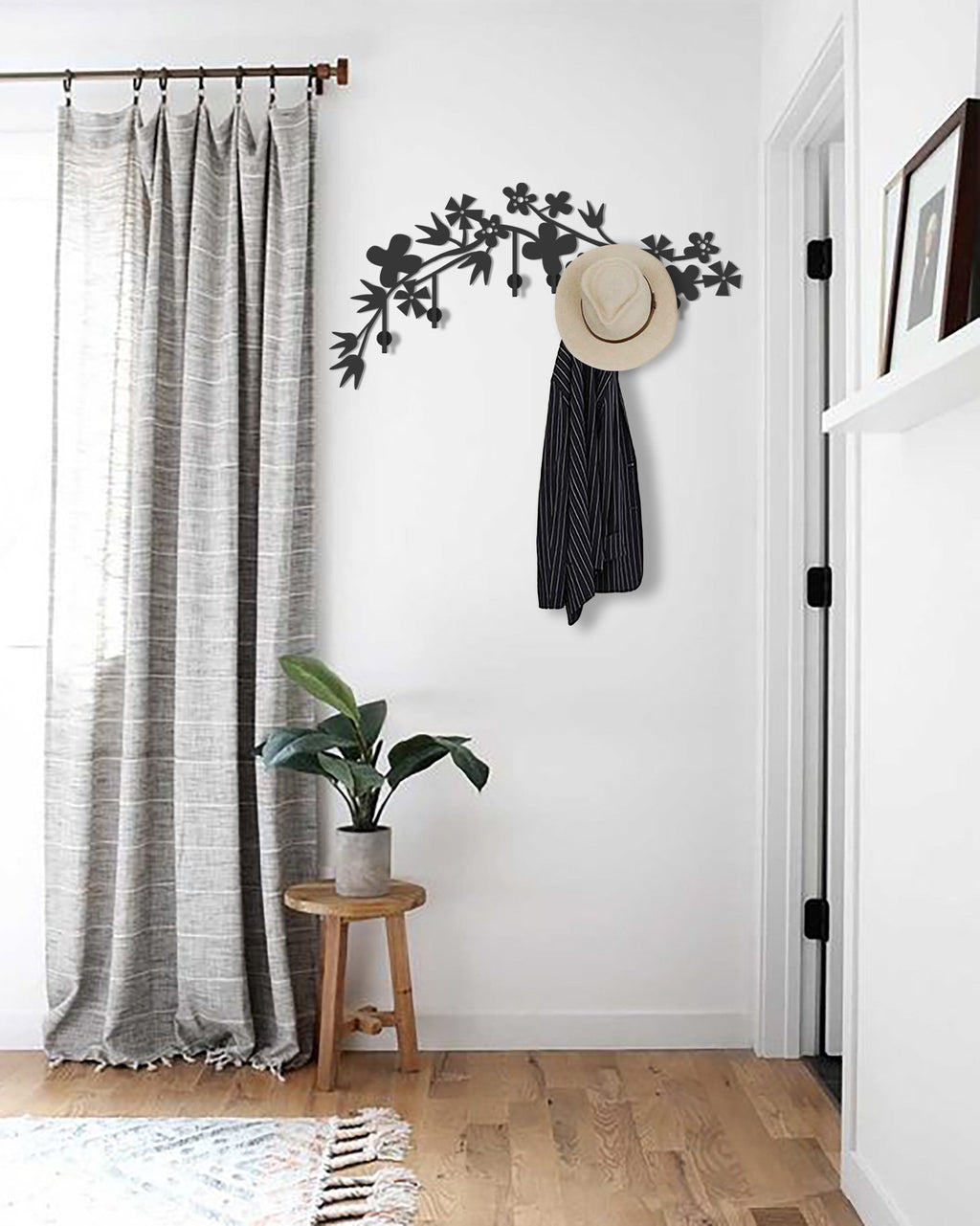 Black Metal Minimalist Coat Rack