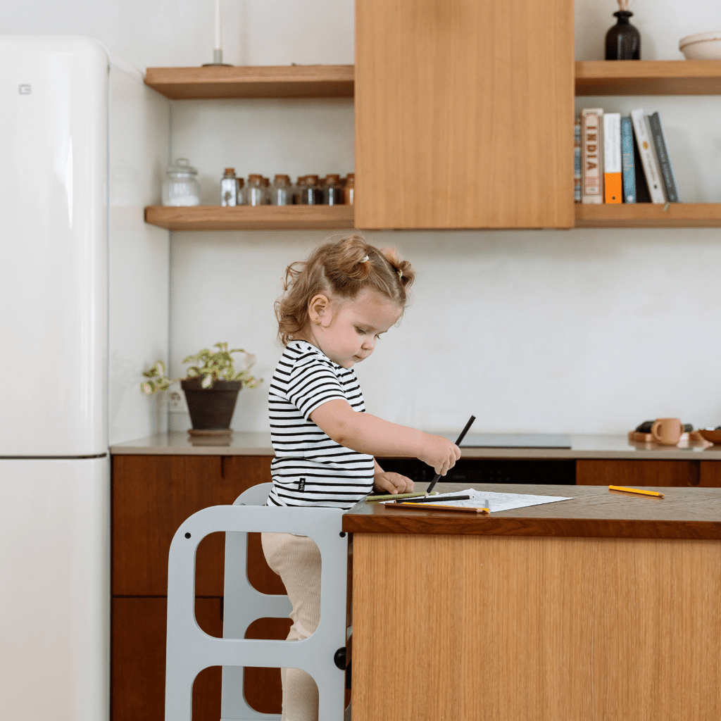 STEP'n'SIT Helper Tower-Table – Montessori-Inspired, Eco-Friendly by Ette Tete at www.brixbailey.com