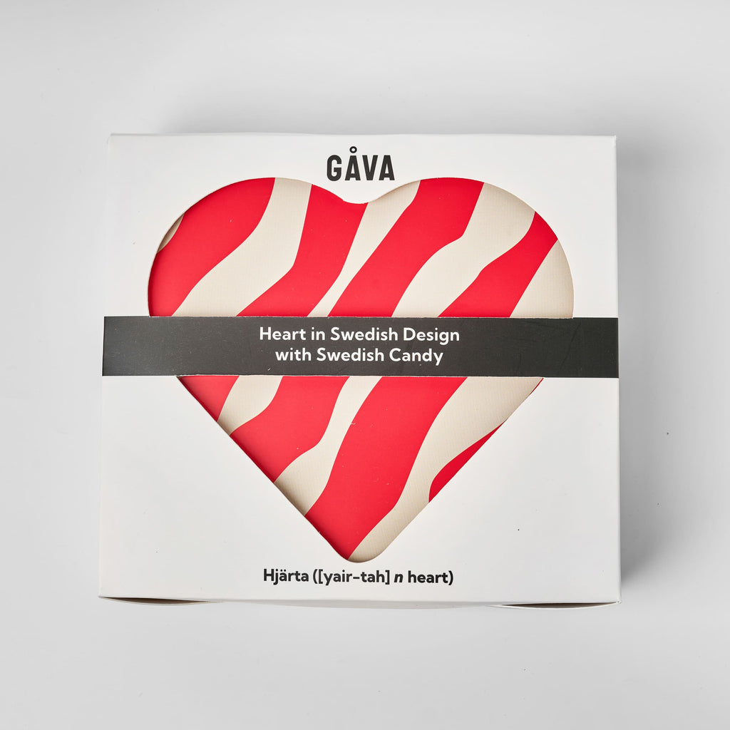 Älskar Heart Shaped Tin with Swedish Sweets