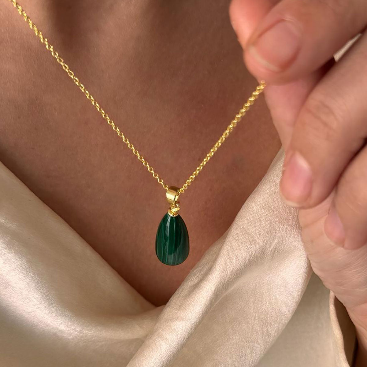 Polished Malachite Stone Pendant Necklace in Gold