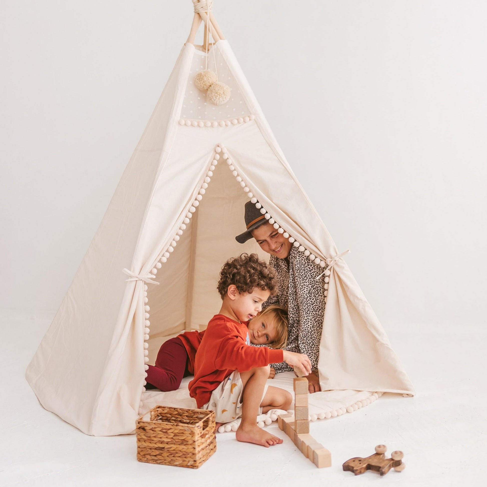 Extra Large Kids Teepee Tent with Pom Pom Decor