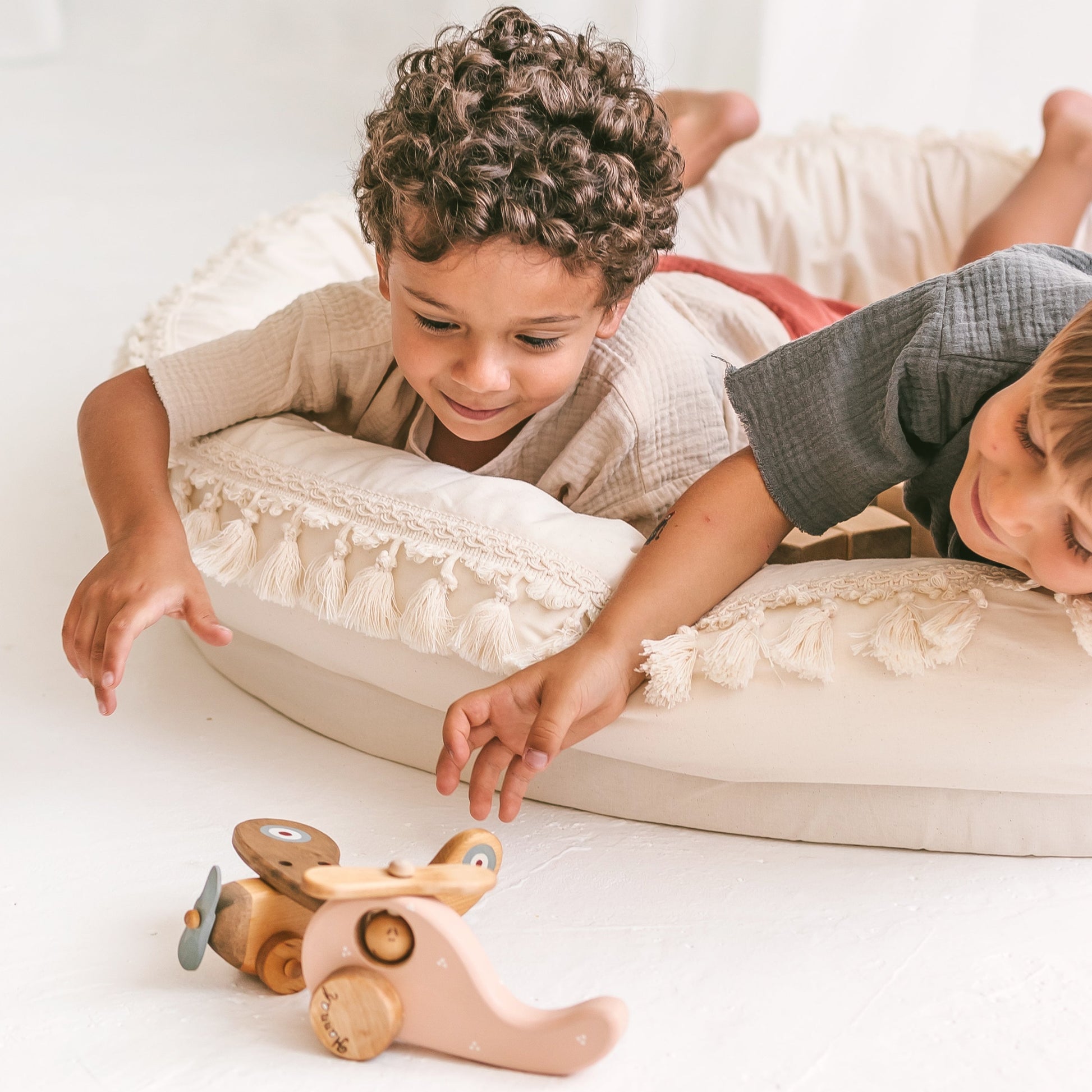 Large Round Nest Play Mat and Kids Lounger in Ecru
