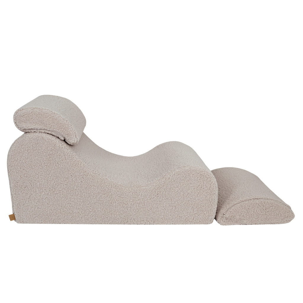 Wave Lounger – Modern, Ergonomic Chair for Youth Comfort by MeowBaby at www.brixbailey.com