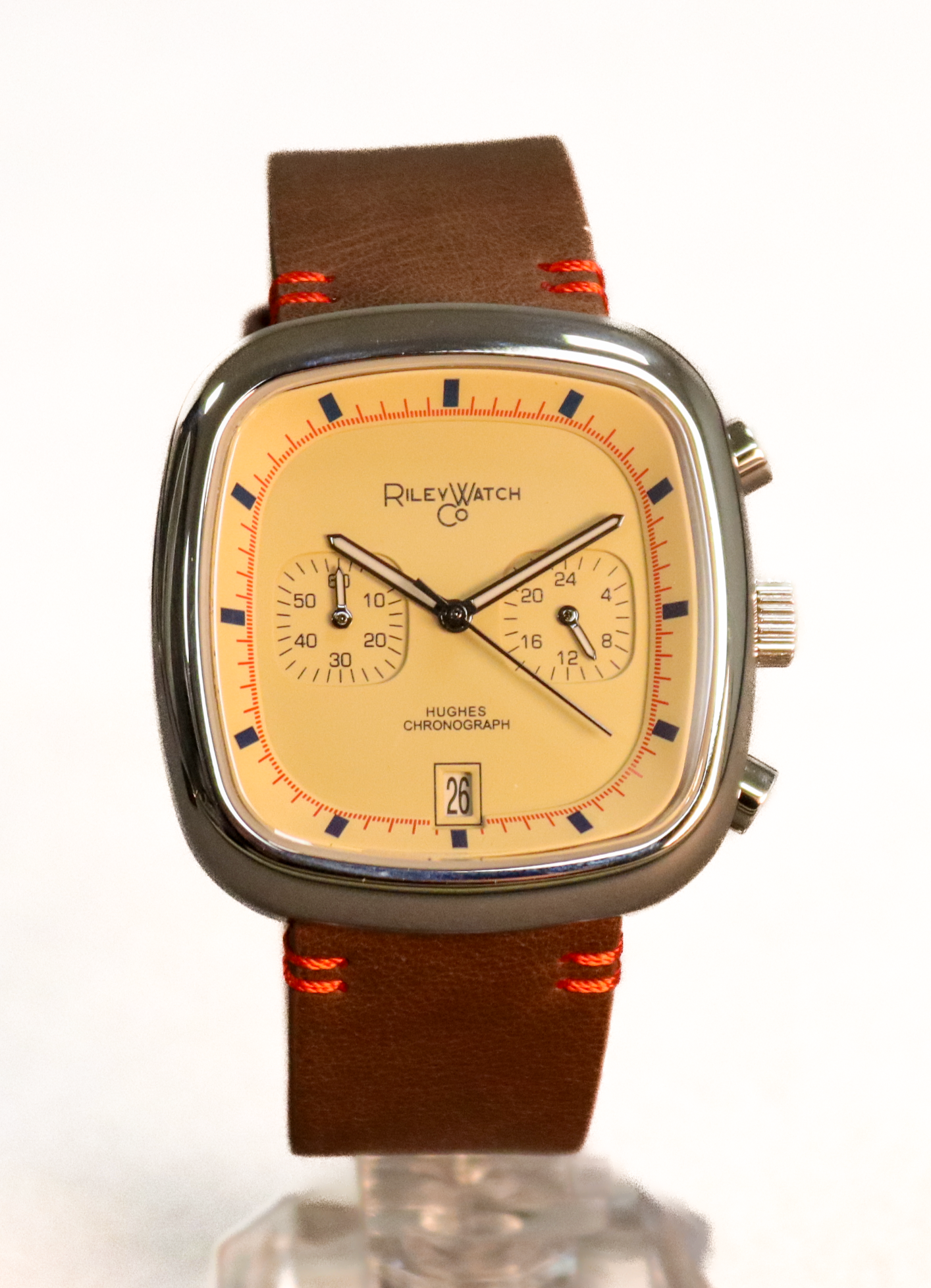Chronograph Watch HH01 battery and system information display