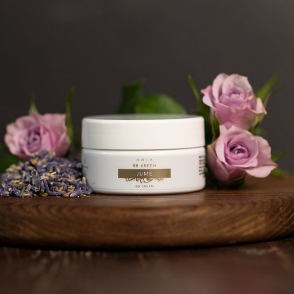 HOIA BB Cream for Radiant Skin - Light Coverage & Nourishing Ingredients by HOIA at www.brixbailey.com