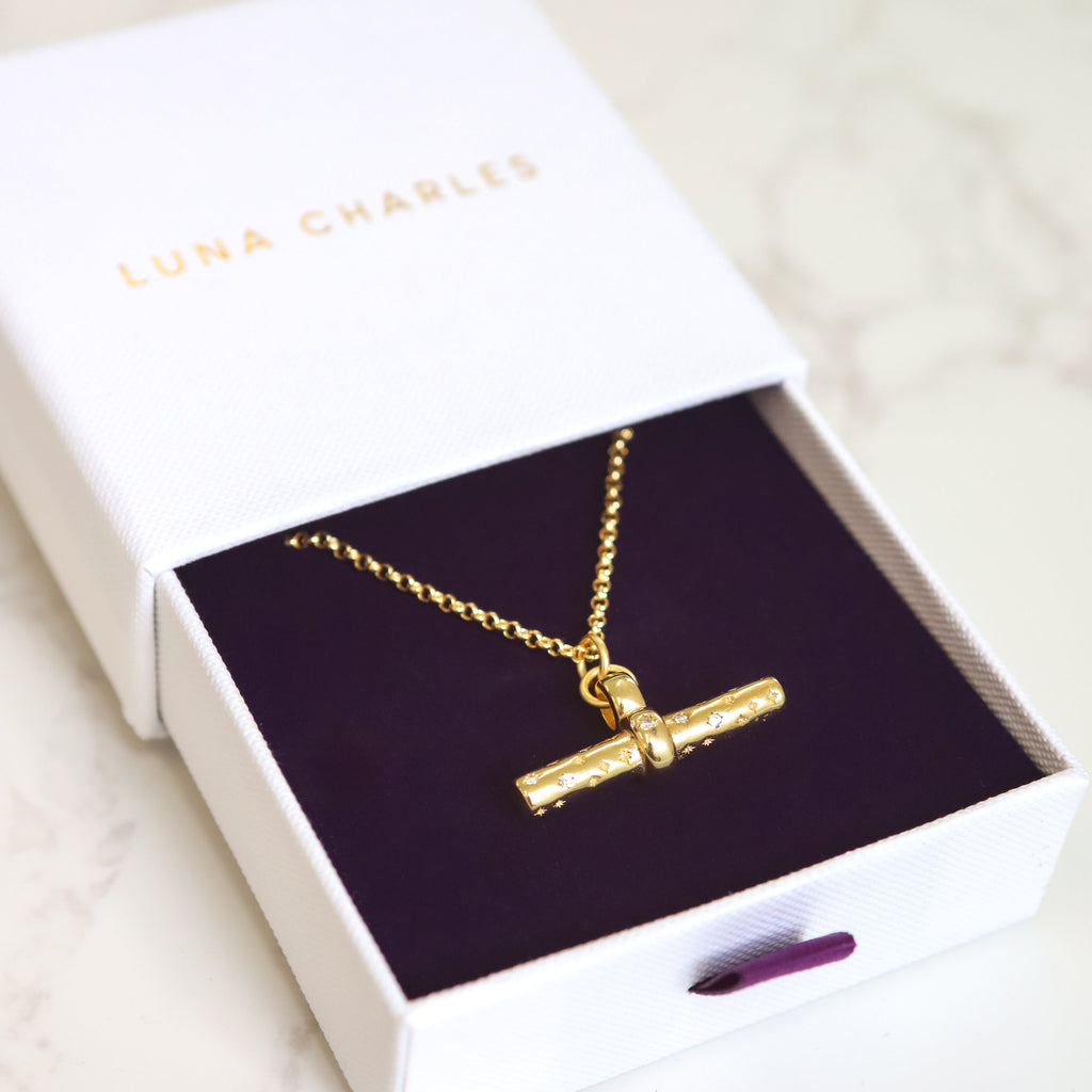Wren T Bar Necklace in 18k Gold Plated