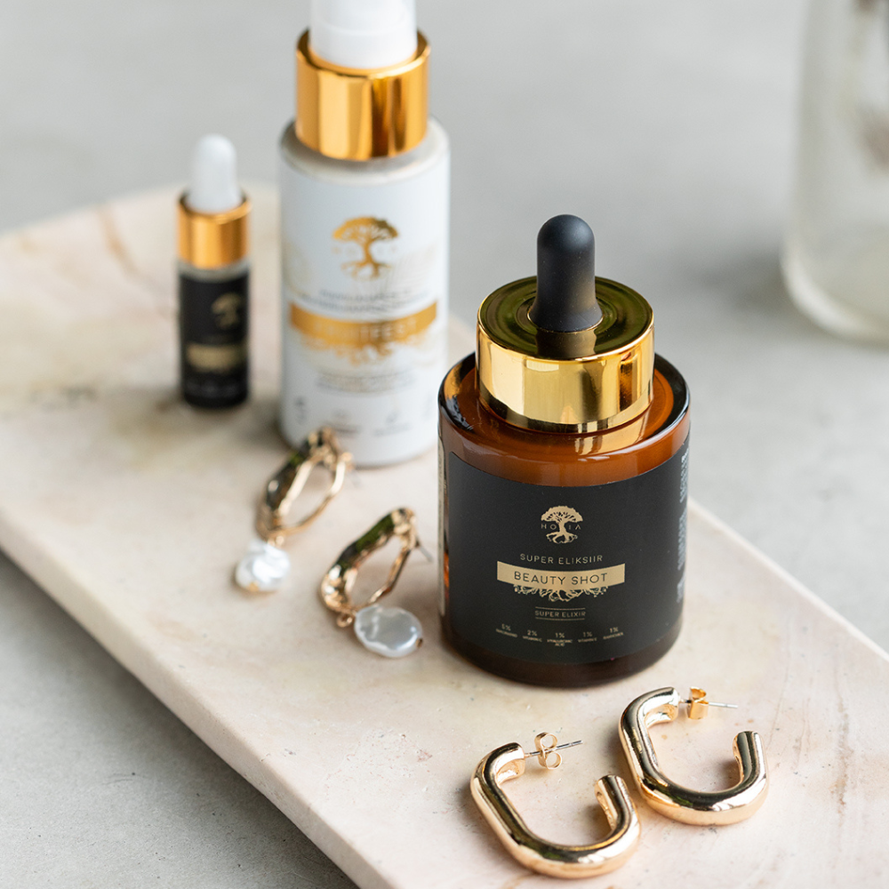 Beauty Shot Serum – Radiant Skin with Hyaluronic & Vitamin C by HOIA at www.brixbailey.com