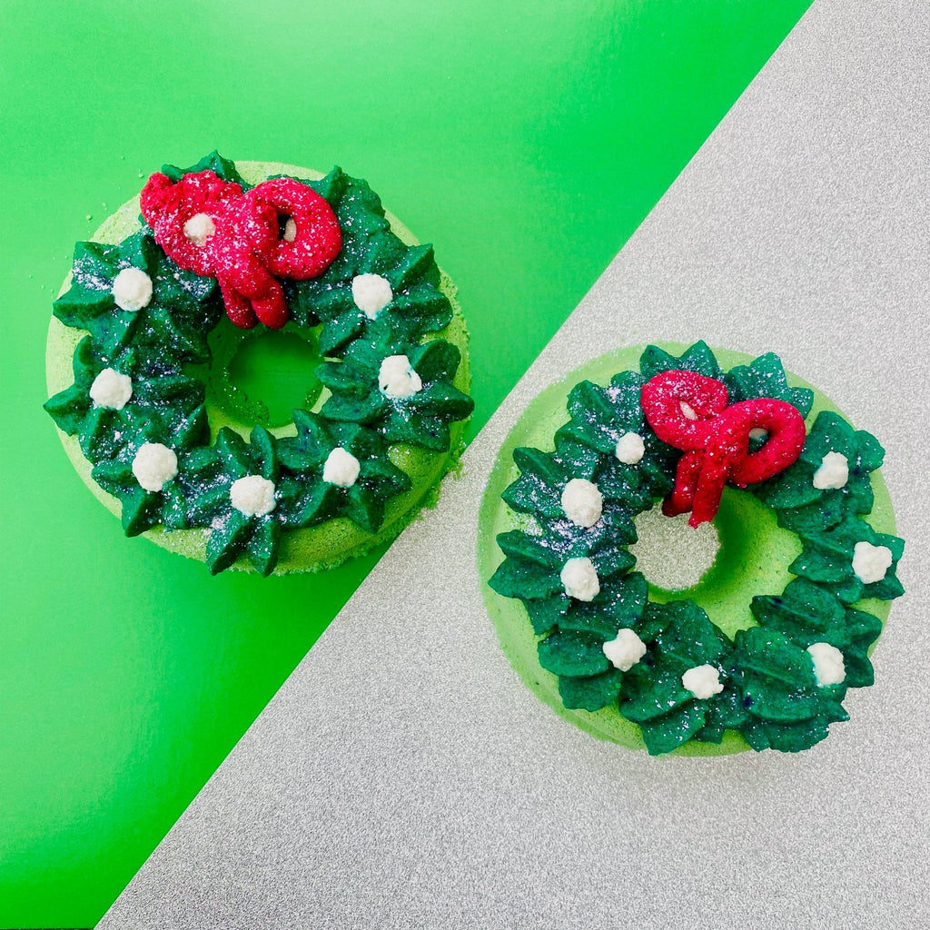 Christmas Wreath Bath Bomb with Sweet Frosty Mistletoe