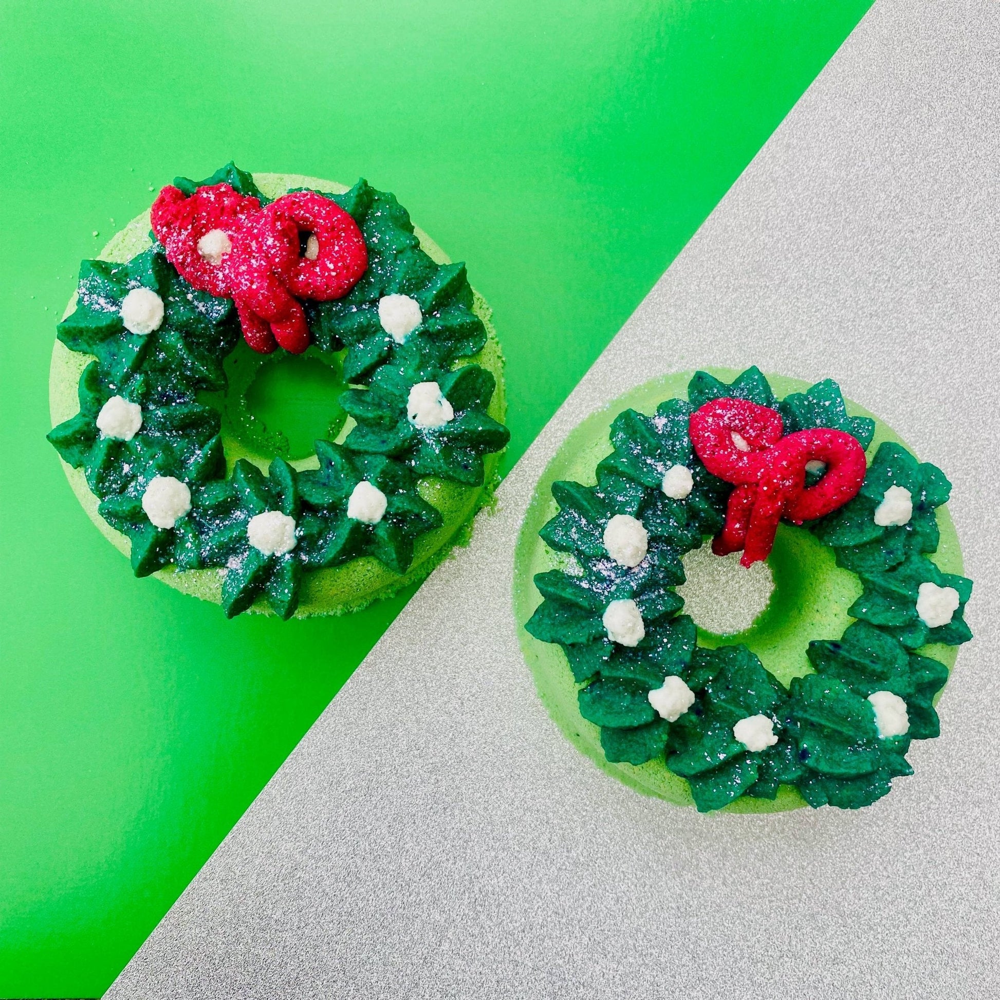 Christmas Wreath Bath Bomb with Sweet Frosty Mistletoe