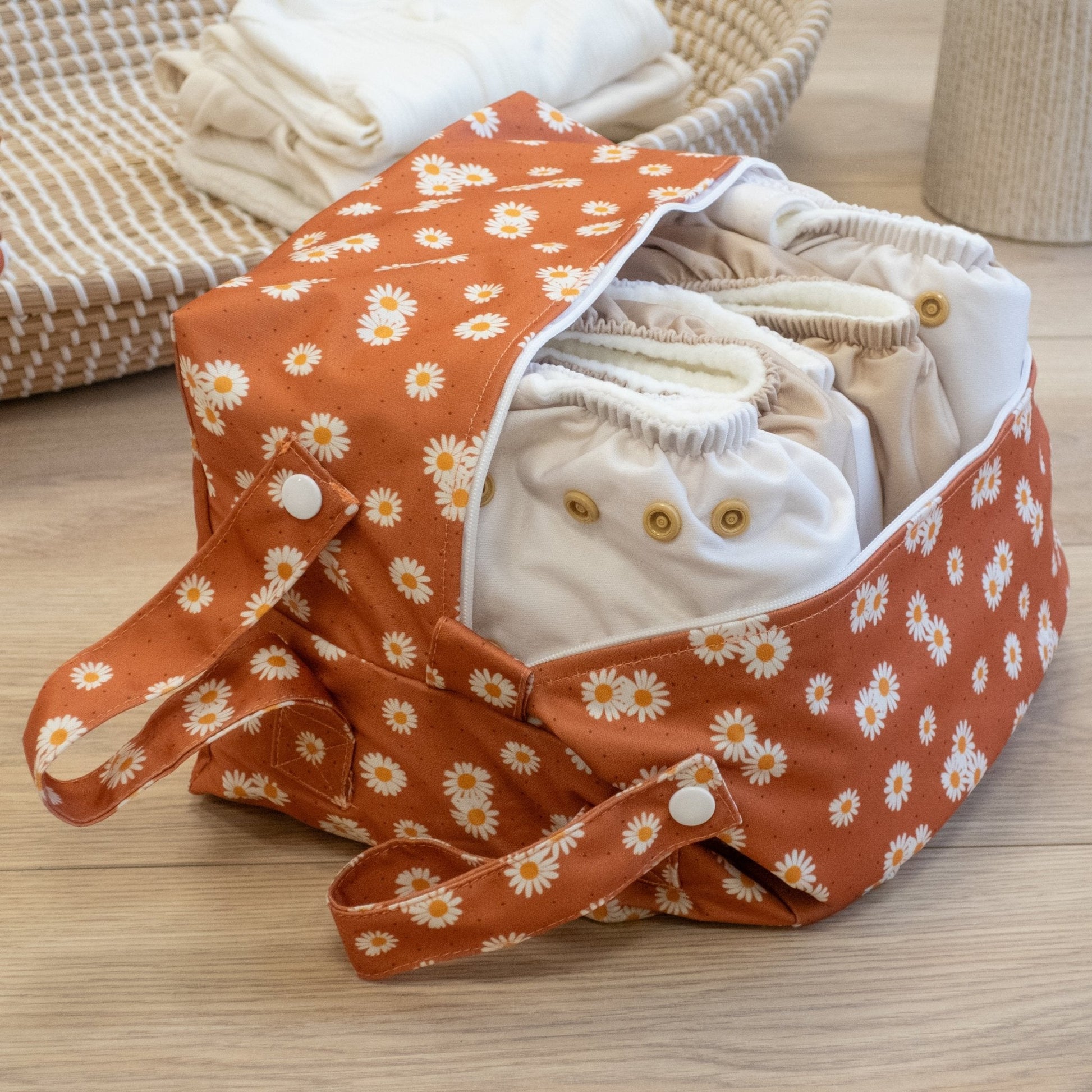 Cloth Nappy Pod in Ditsy Daisy
