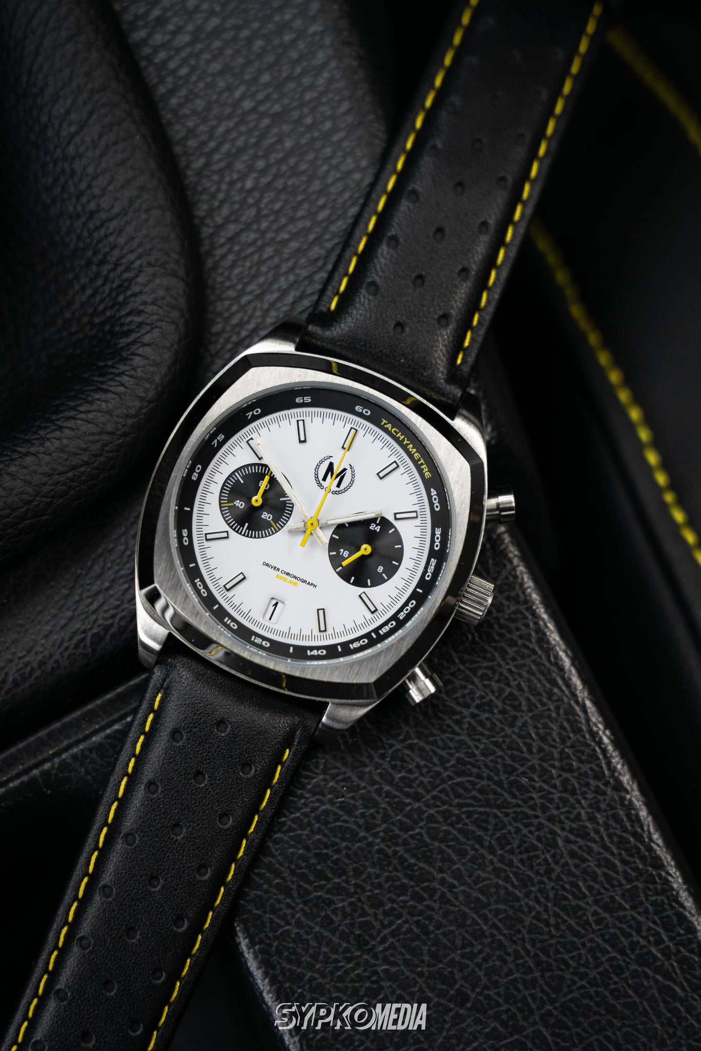Driver Chronograph MkII Panda Dial Mecha-Quartz Racing Watch