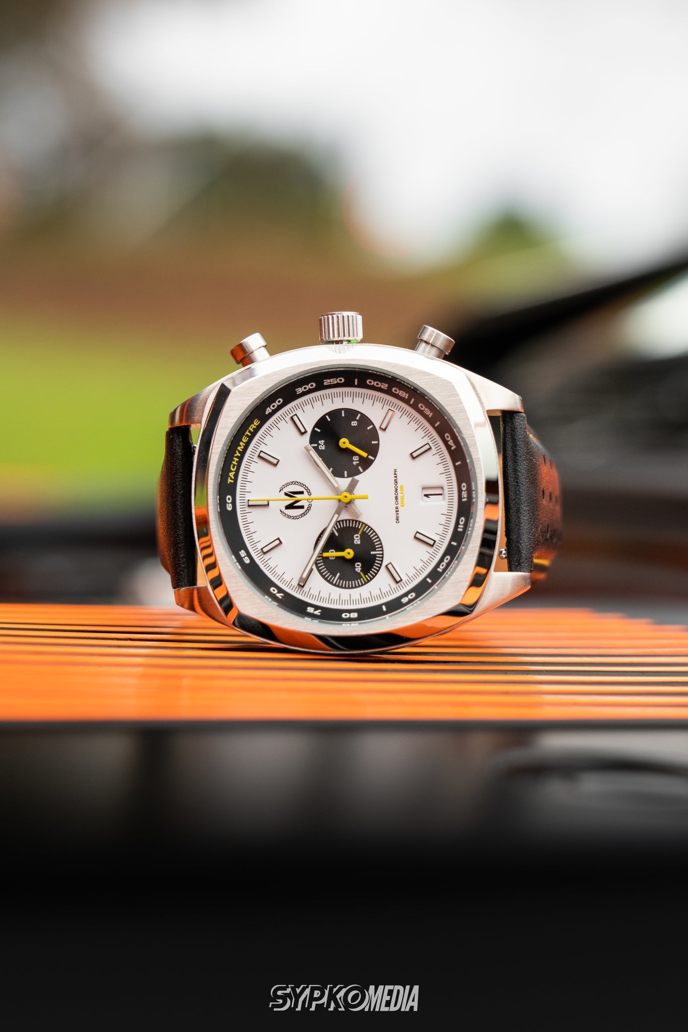 Driver Chronograph MkII Panda Dial Mecha-Quartz Racing Watch