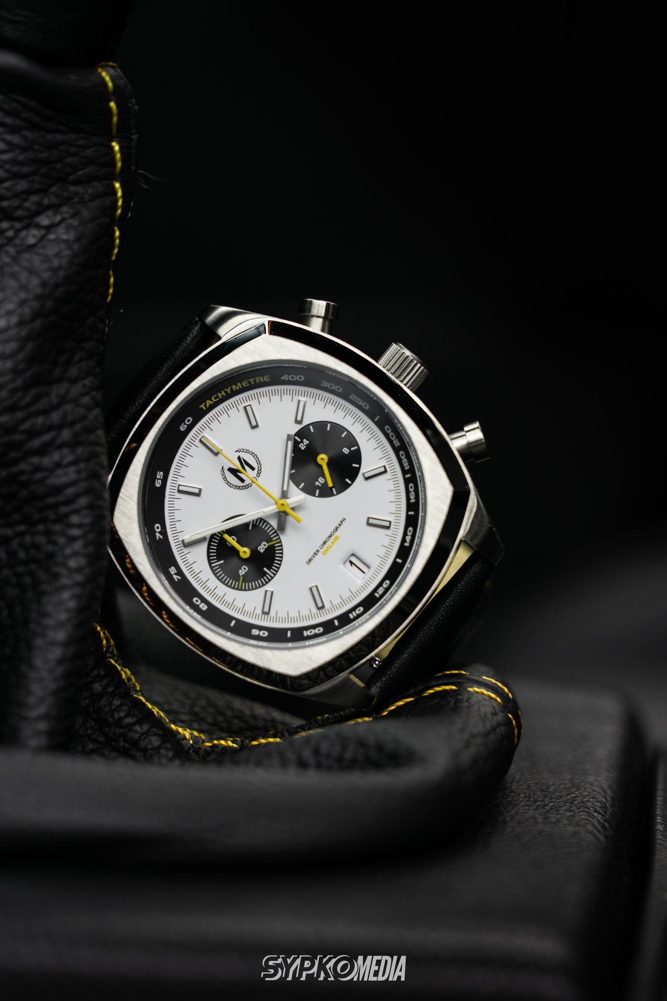 Driver Chronograph MkII Panda Dial Mecha-Quartz Racing Watch