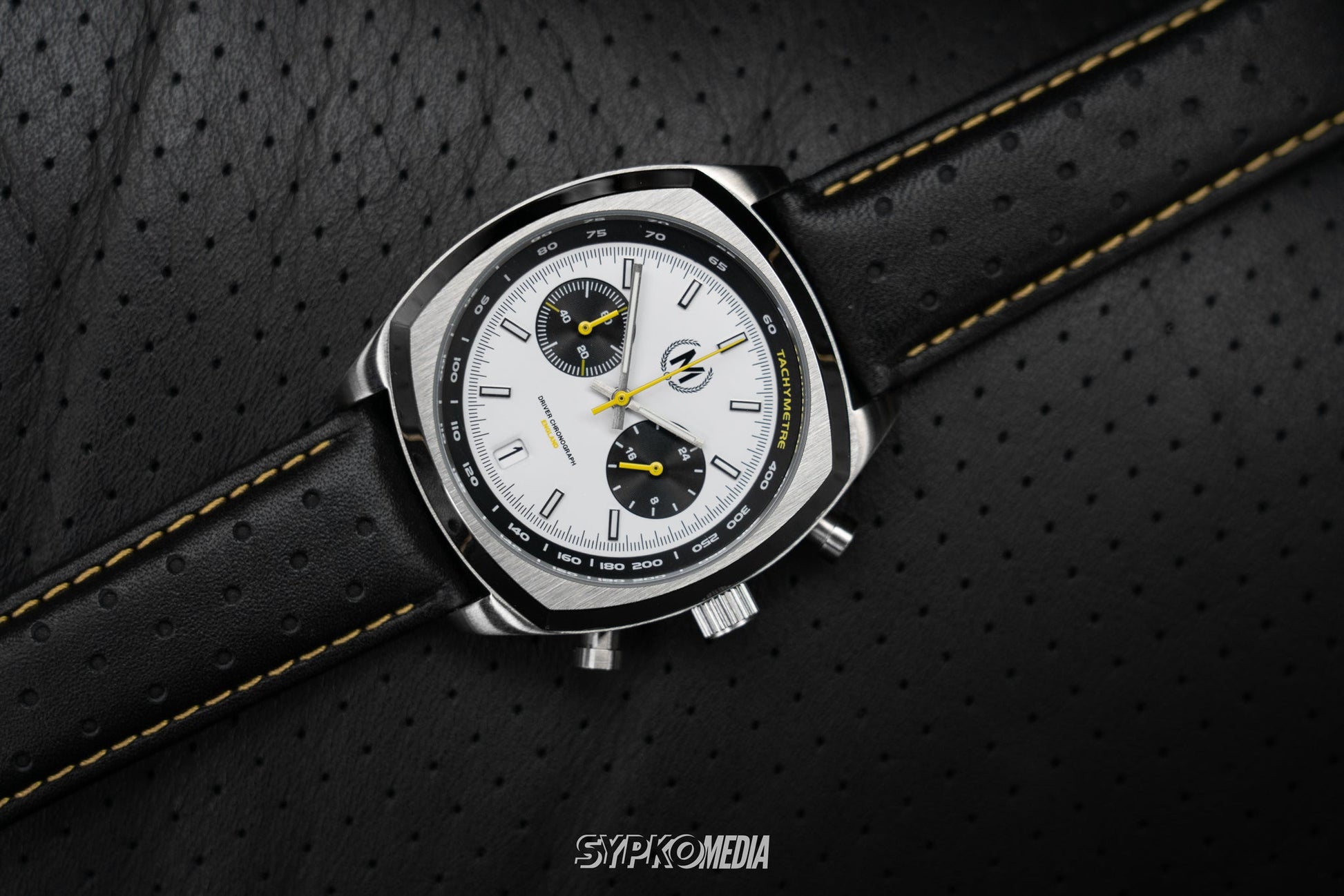 Driver Chronograph MkII Panda Dial Mecha-Quartz Racing Watch