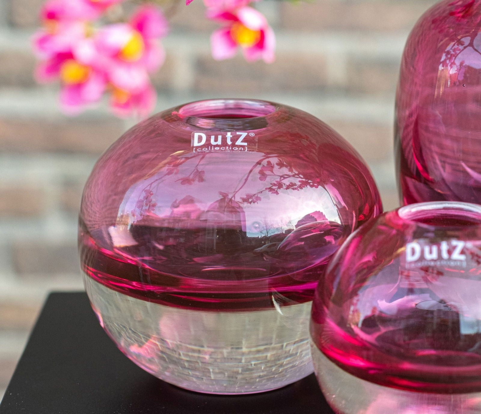 Ball Vase Hoola in Fuchsia
