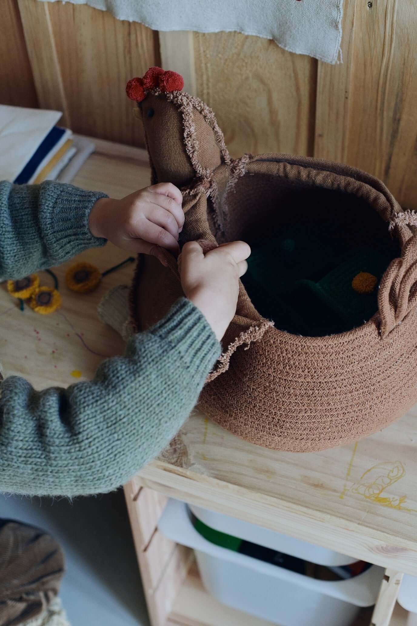 Decorative Basket Chicken