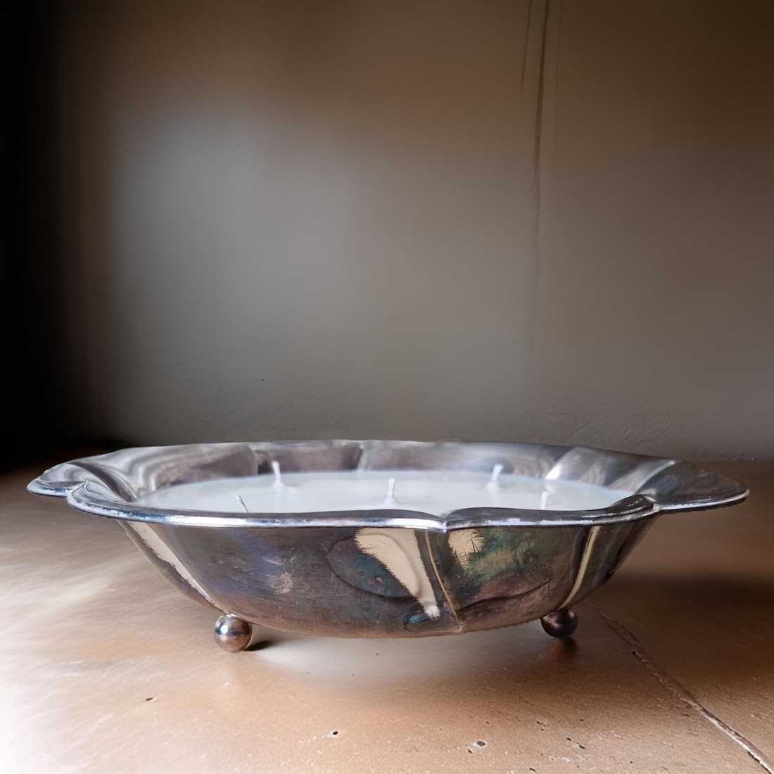 Five Wick Flower Bowl Candle with Vintage Bookshop Scent