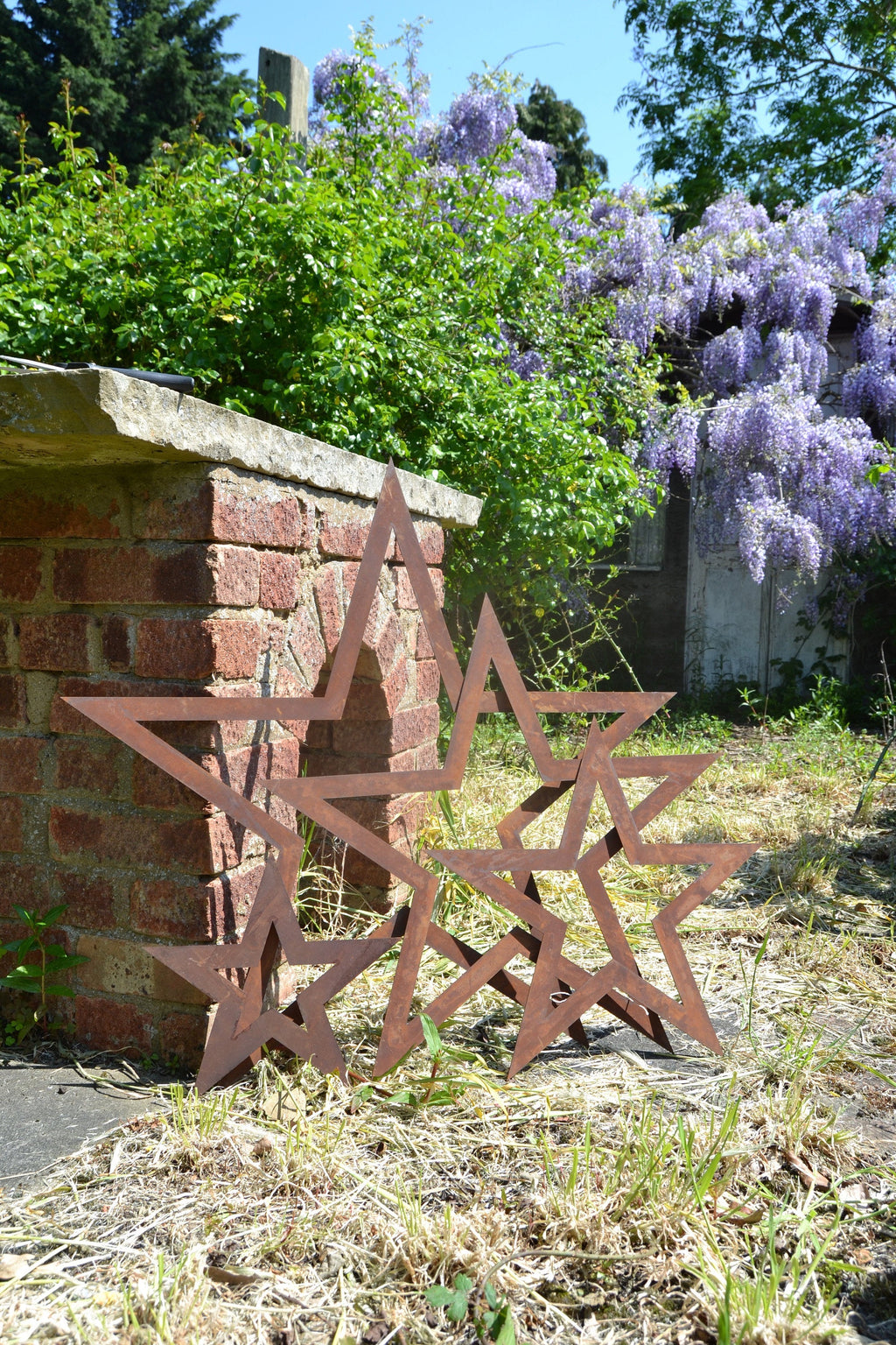 Set of 4 Rusty Metal Stars for Home and Garden