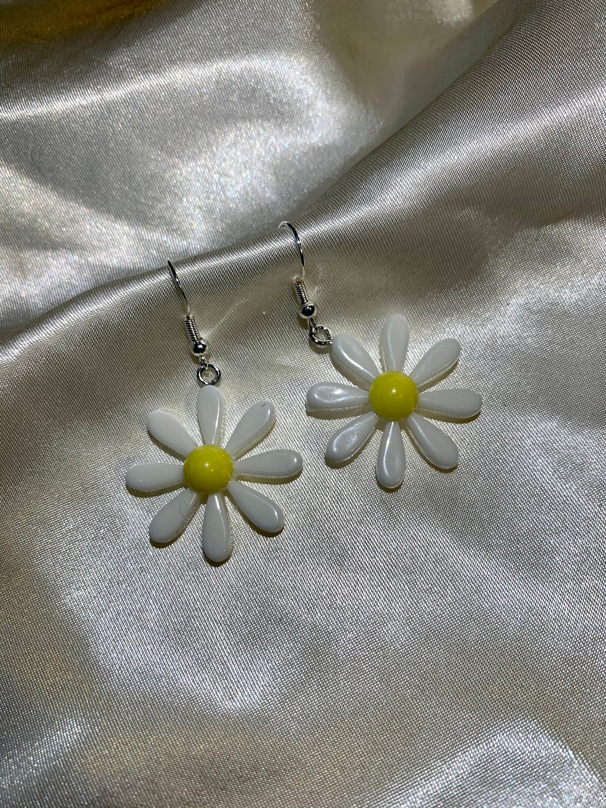 Colourful daisy flower earrings