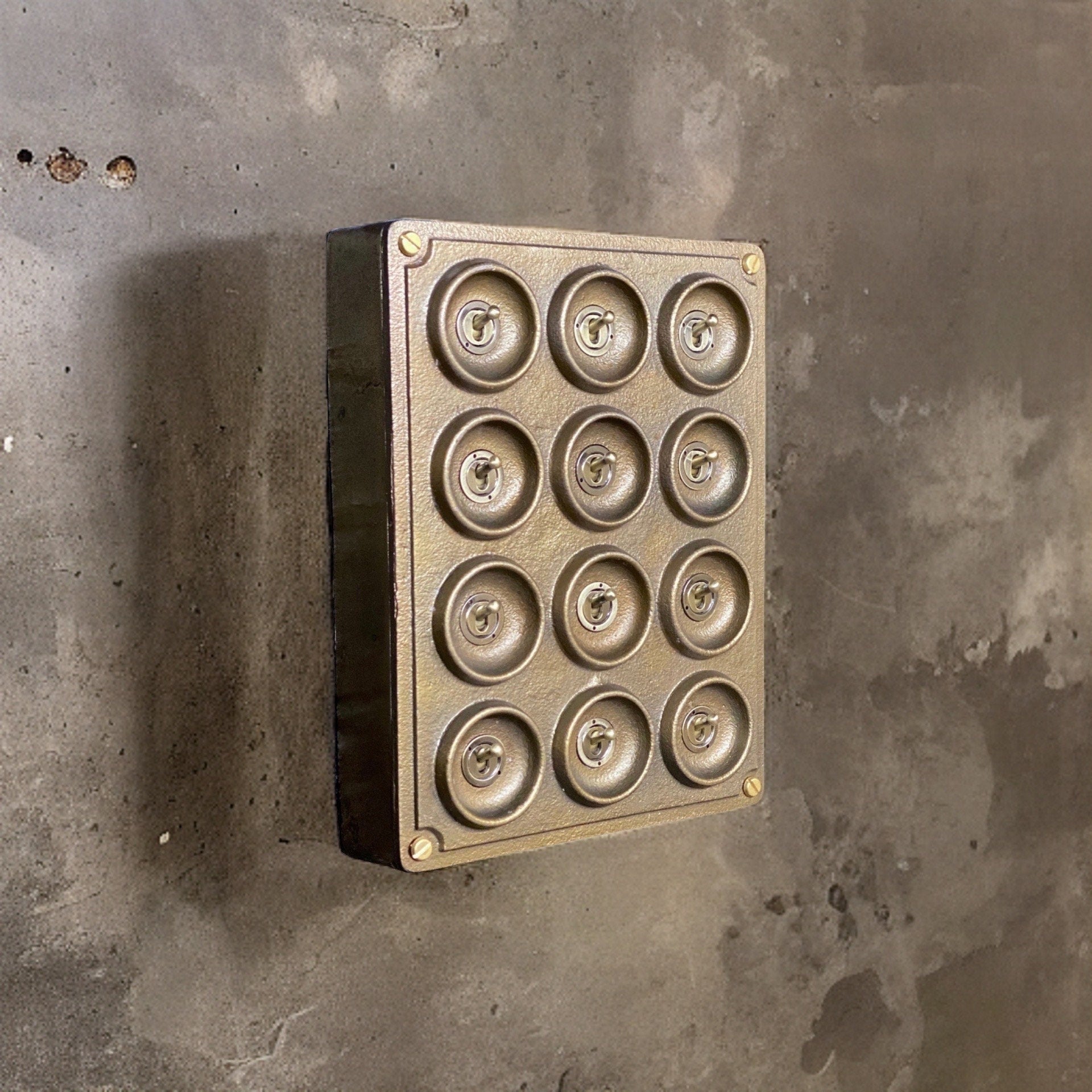 12 Gang 2 Way Bronze Cast Metal Surface Mount Light Switch Vintage Industrial Style