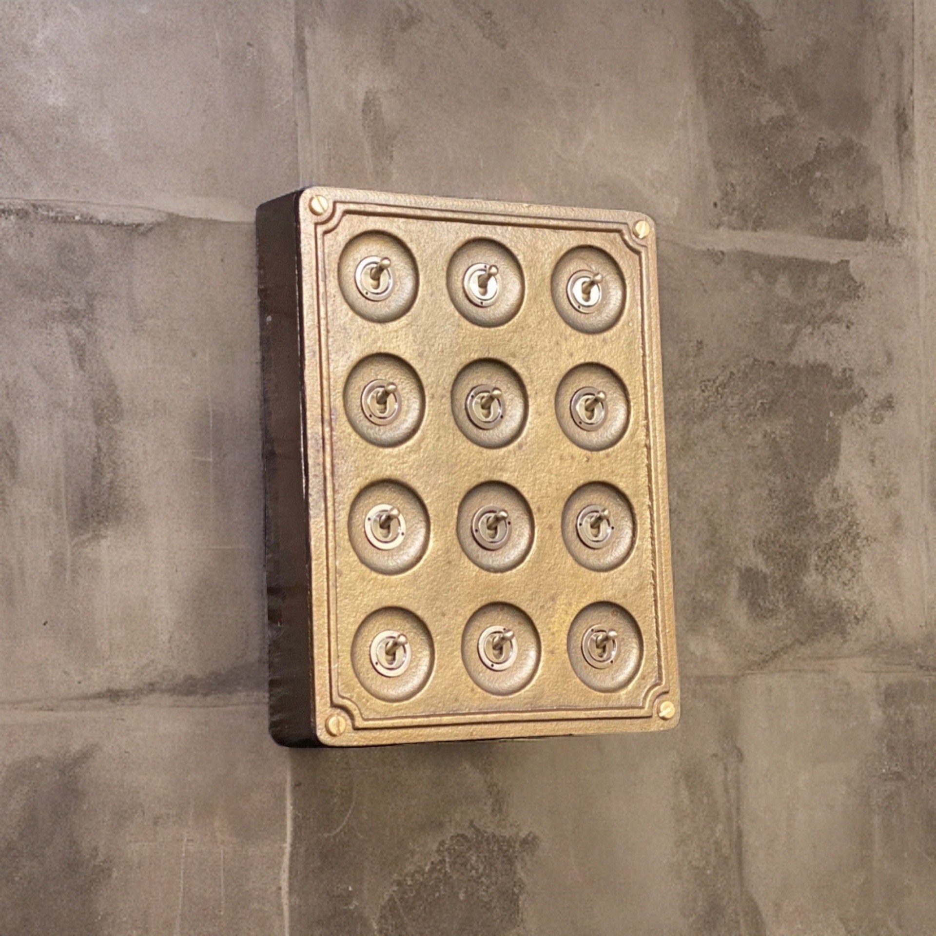 12 Gang 2 Way Bronze Cast Metal Surface Mount Light Switch Vintage Industrial