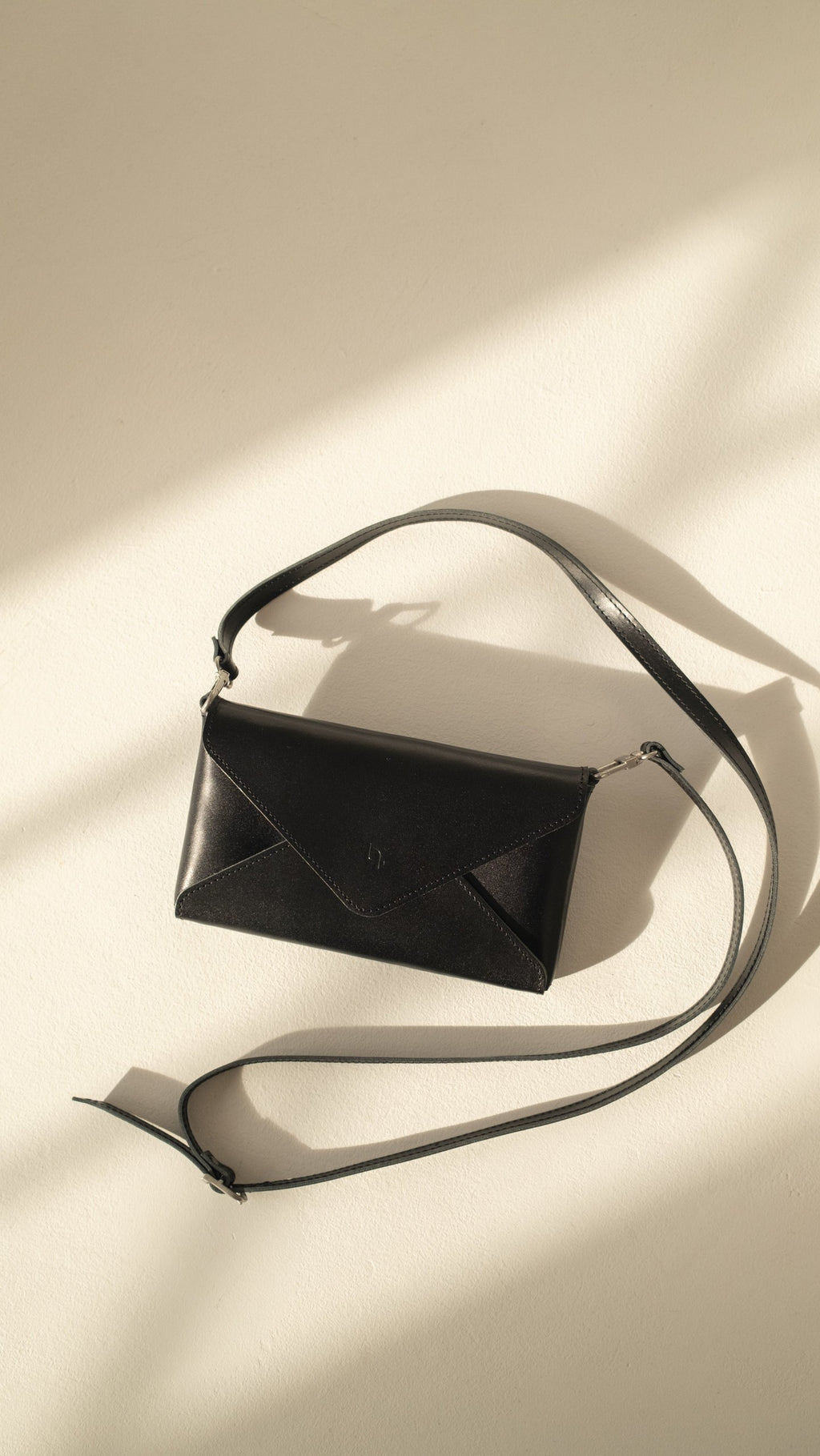 Mini Model Clutch with 3 Straps - Black