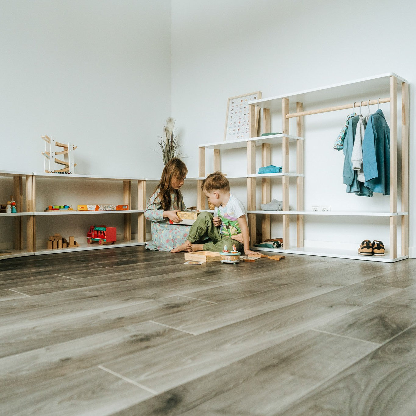 Modular Montessori Shelf Straight - 4 Shelves