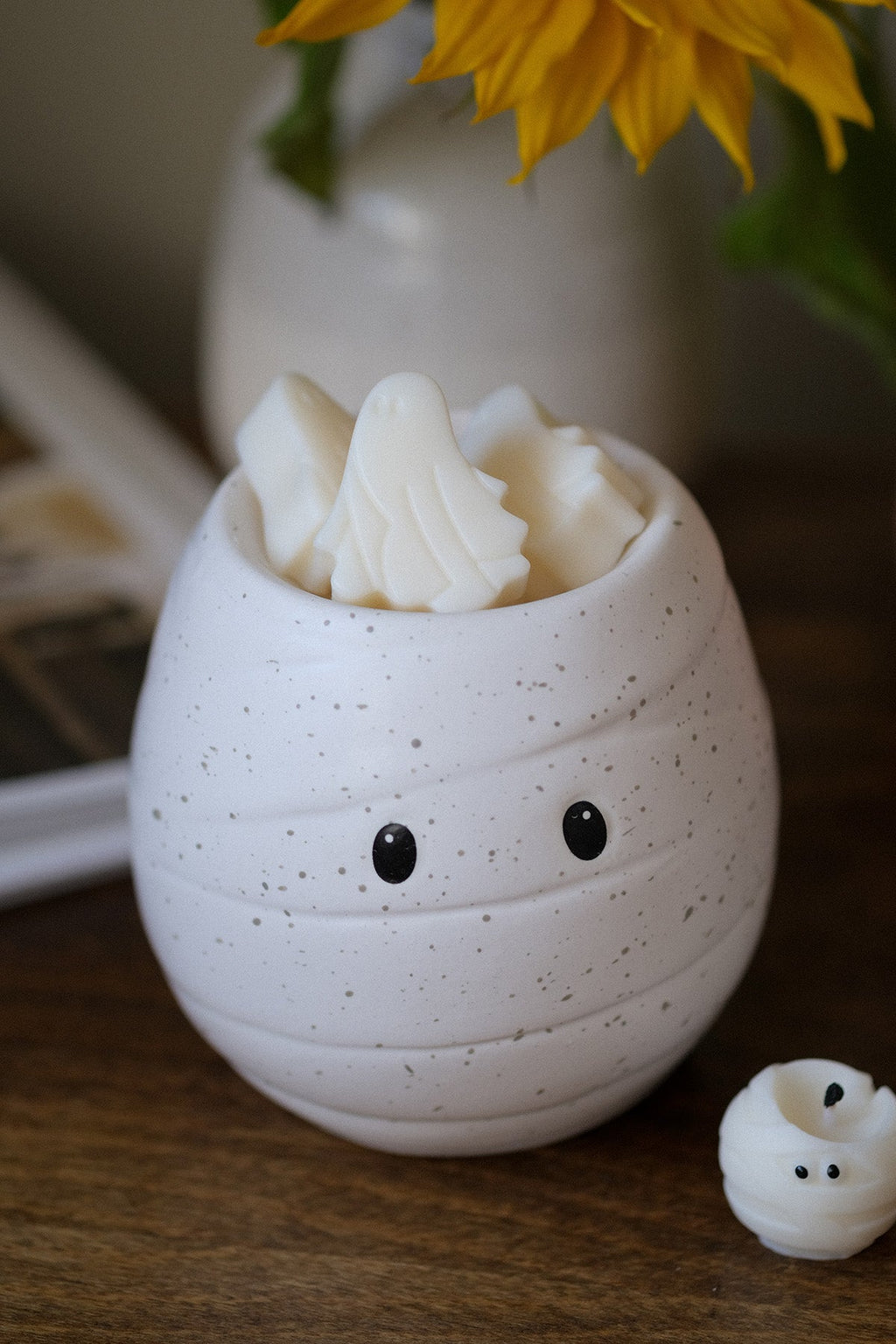 Mummy Shaped Wax Melt Burner with Pumpkin Spice Melts