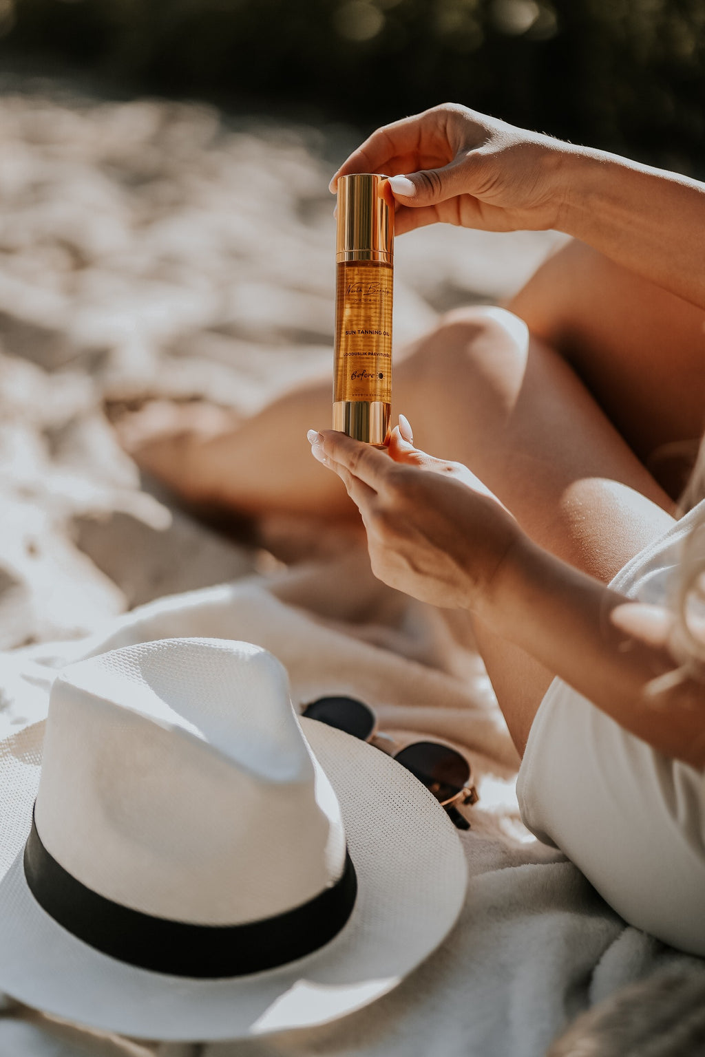 A Healthy Way to Tan - Natural Tanning Oil with Almond, Avocado & Argan Oils by North Beauty at www.brixbailey.com