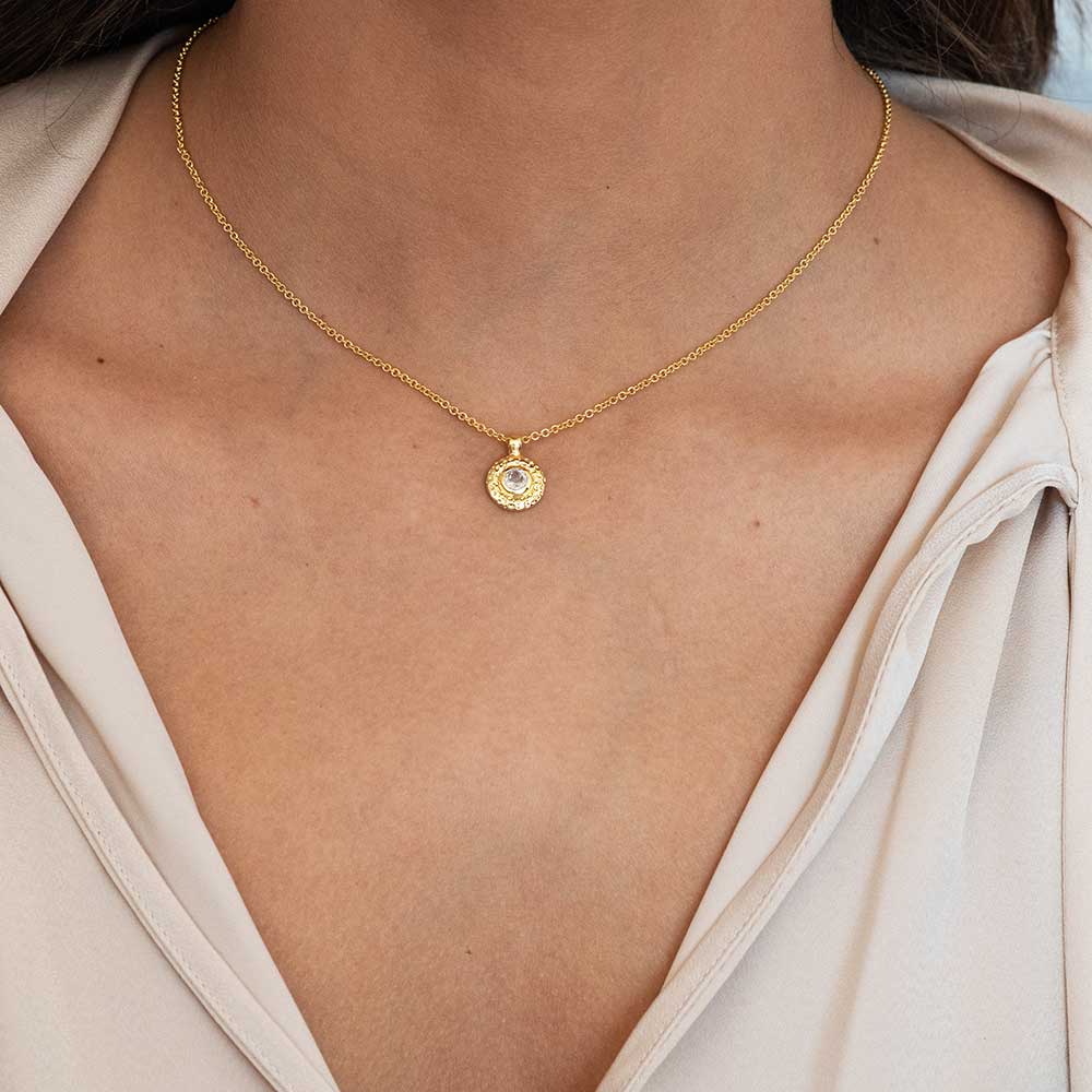 Luna Single Disc Pendant Necklace Garnet