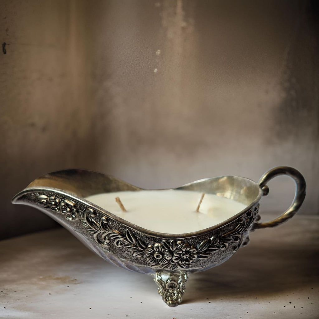 Vintage Gravy Bowl Wild Fig and Oakmoss Candle