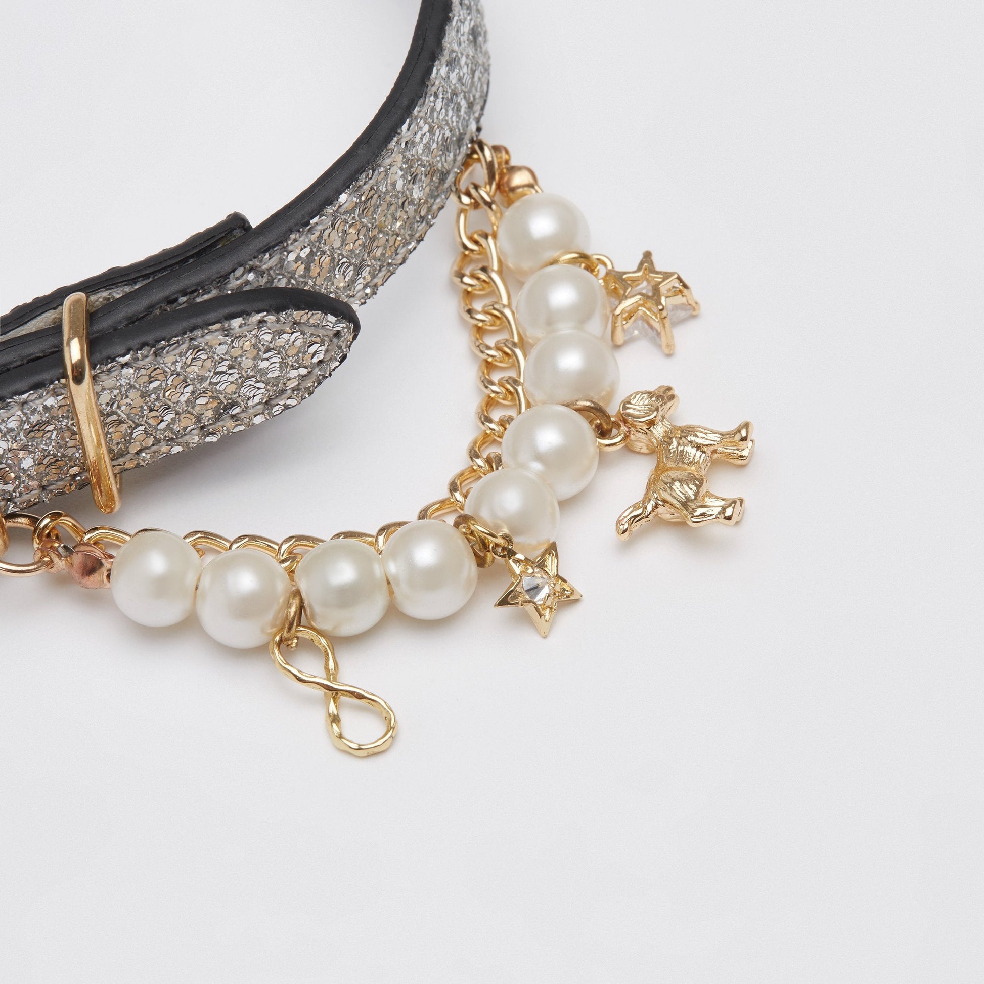 Silver Glitter Collar with Pearl Detail