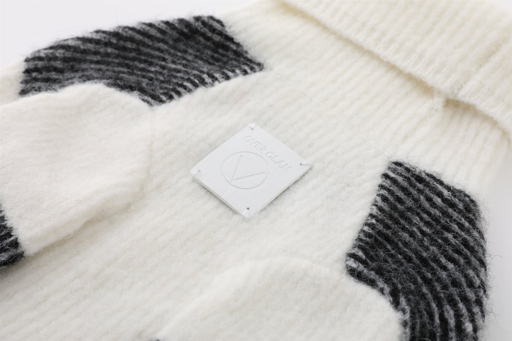 Contrast Stripe Turtleneck Jumper in Black and White