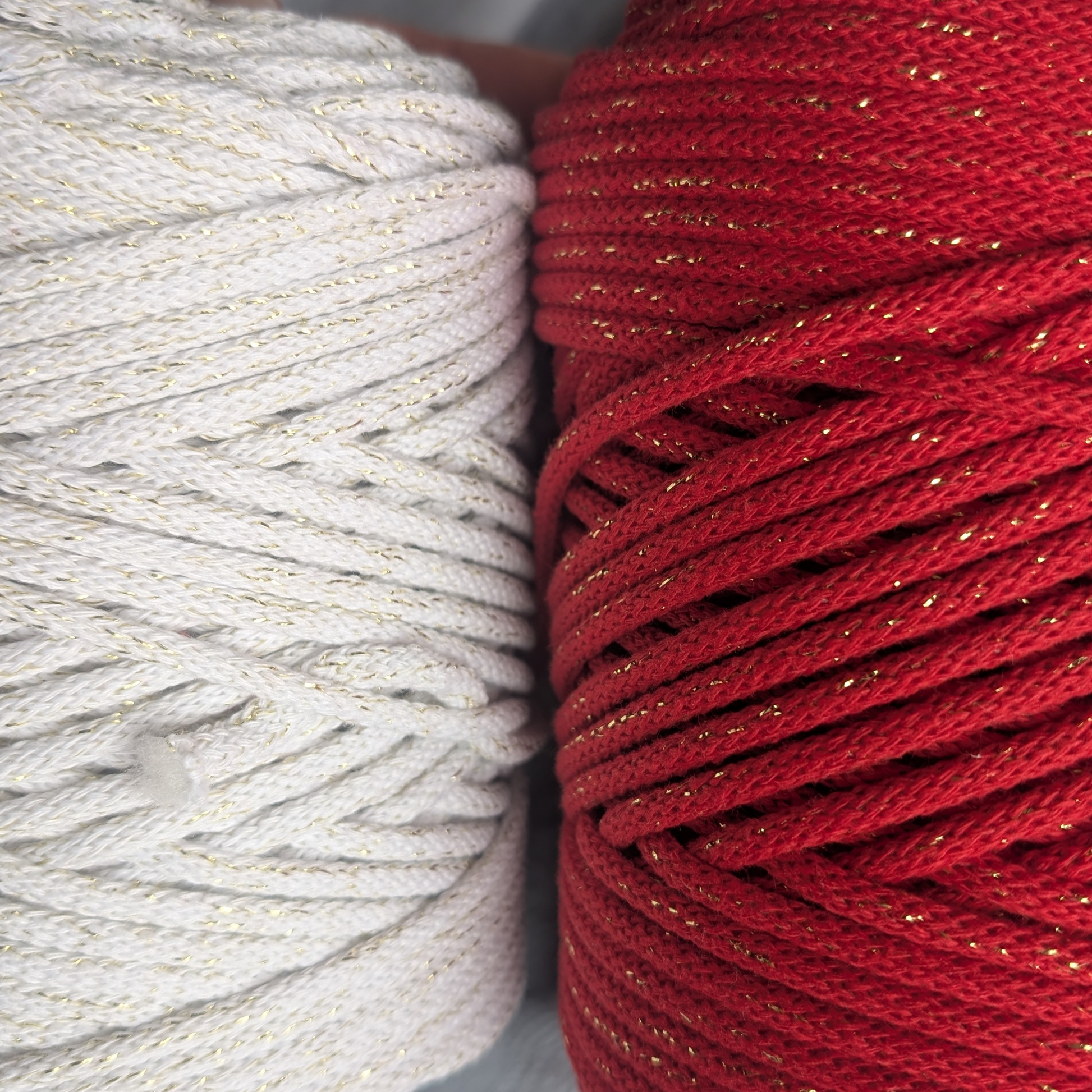Make Your Own Dog Lead Craft Kit in Candy Cane Sparkle