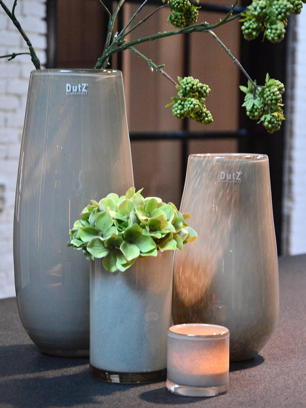Robert Vase in Taupe