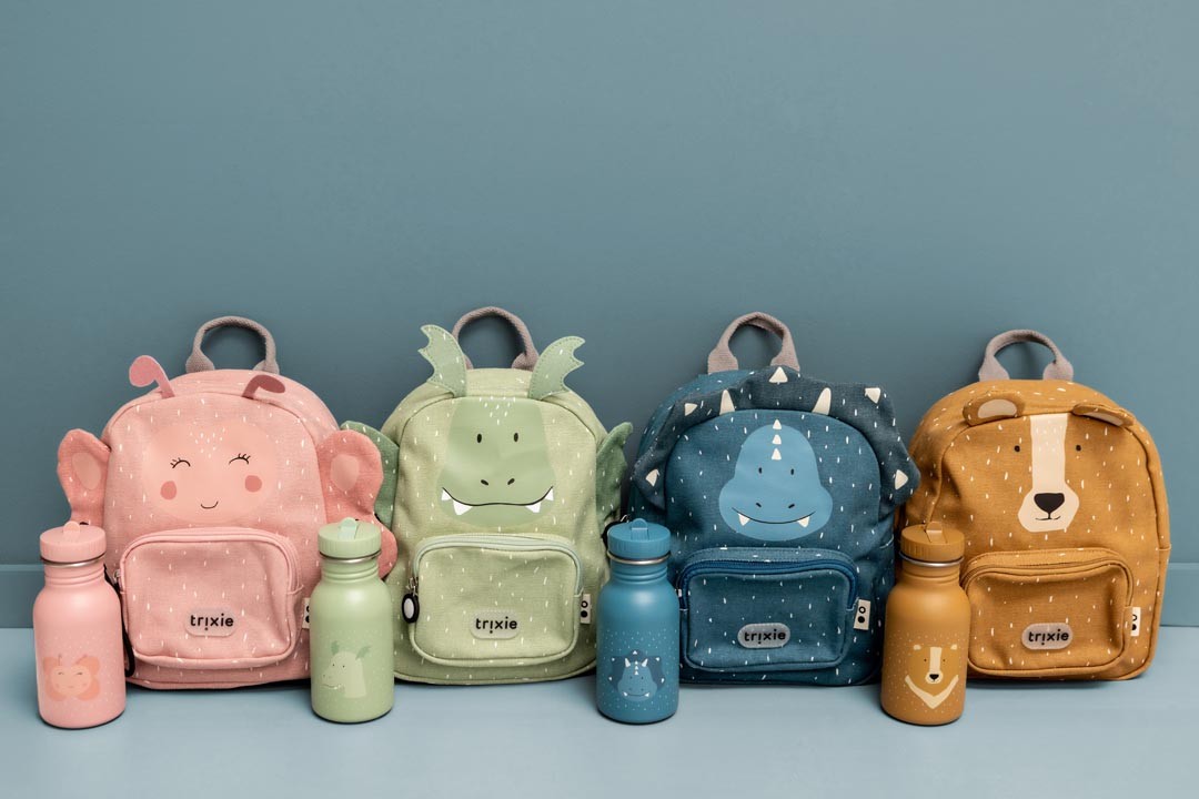 mrs bunny kids water bottle showing secure leak-proof cap and carry loop