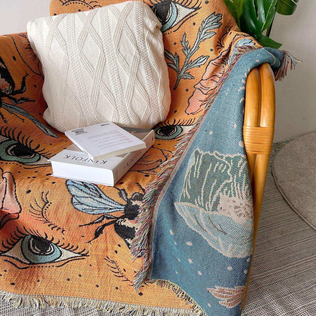 Bumble Bee Tapestry Throw