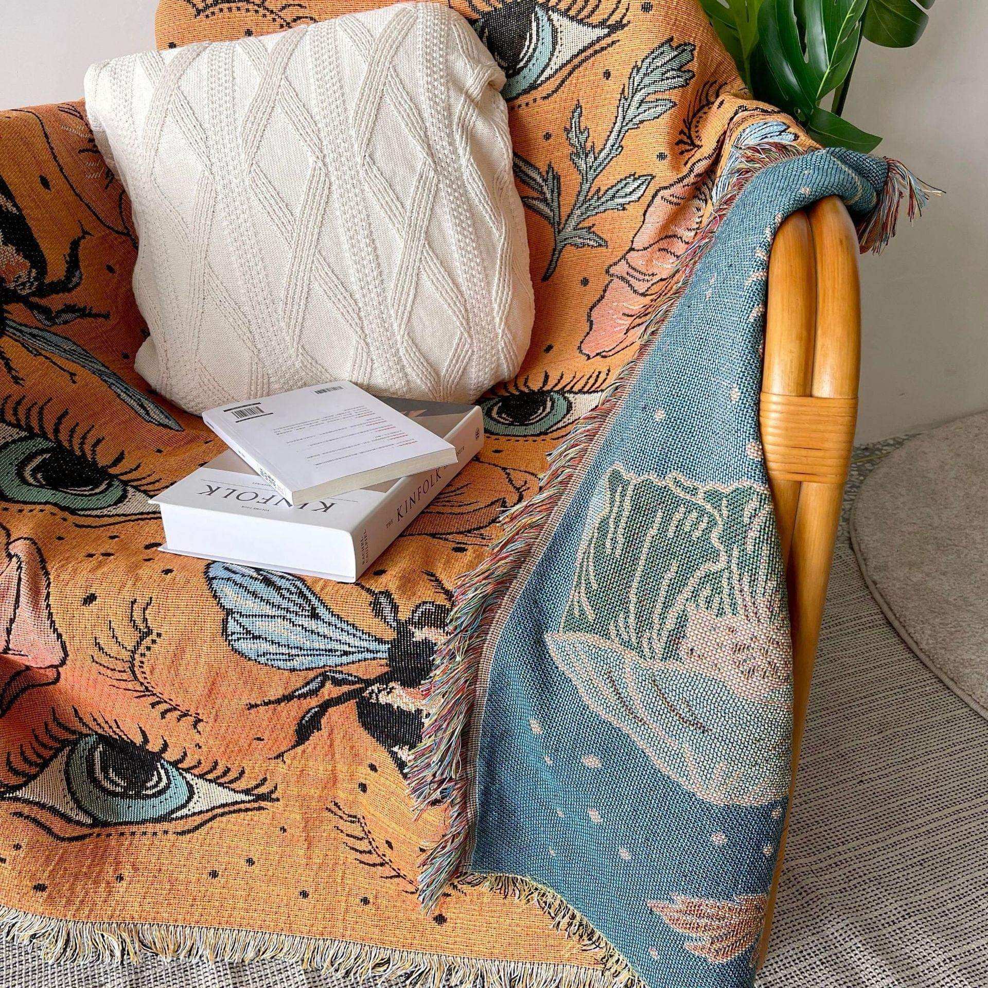 Bumble Bee Tapestry Throw