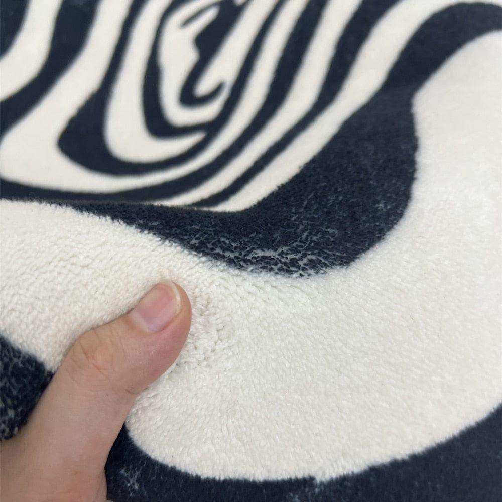 Illusion Optical Rug in Black and White
